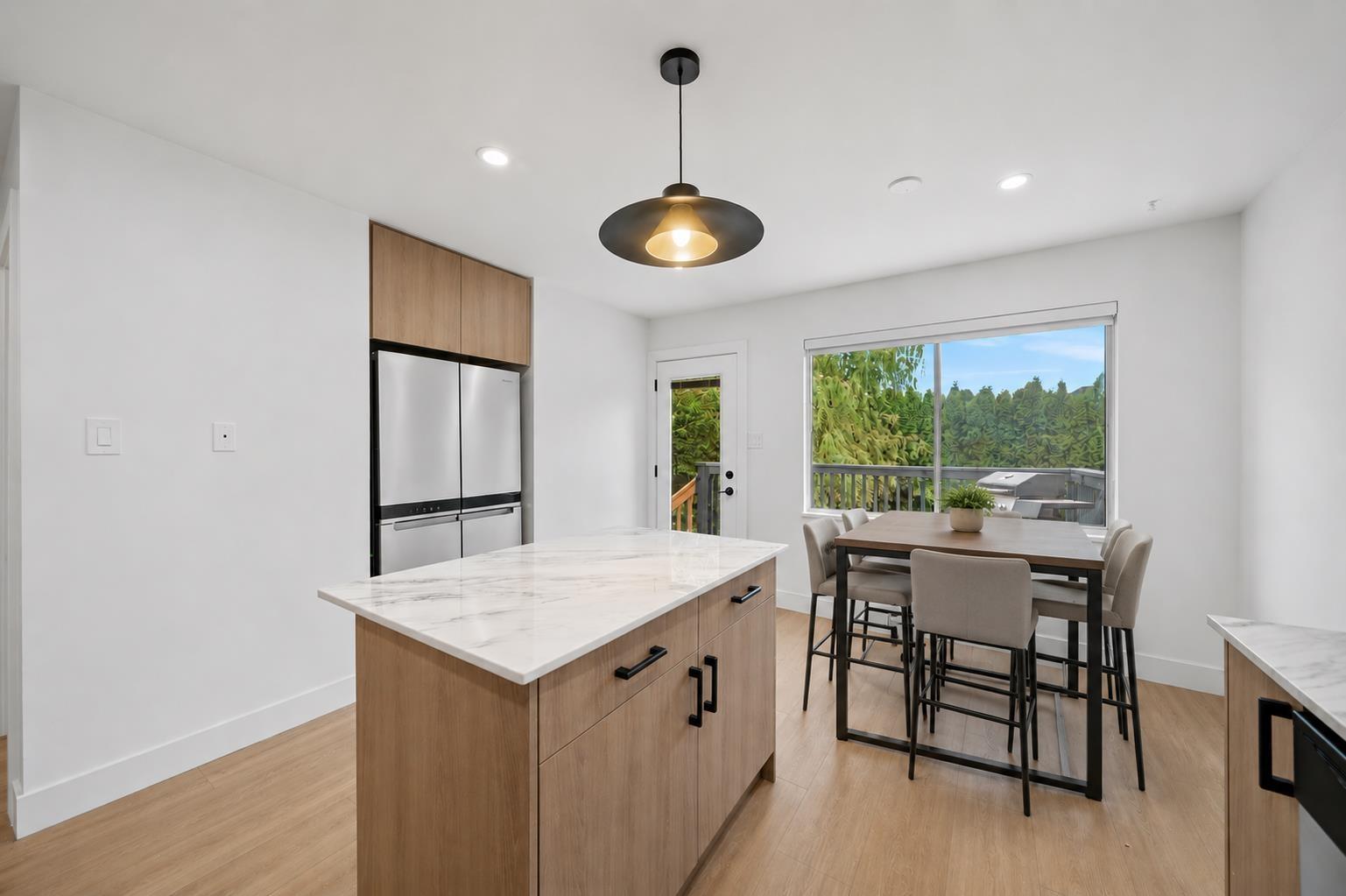 1576 161 Street Property Photo 3