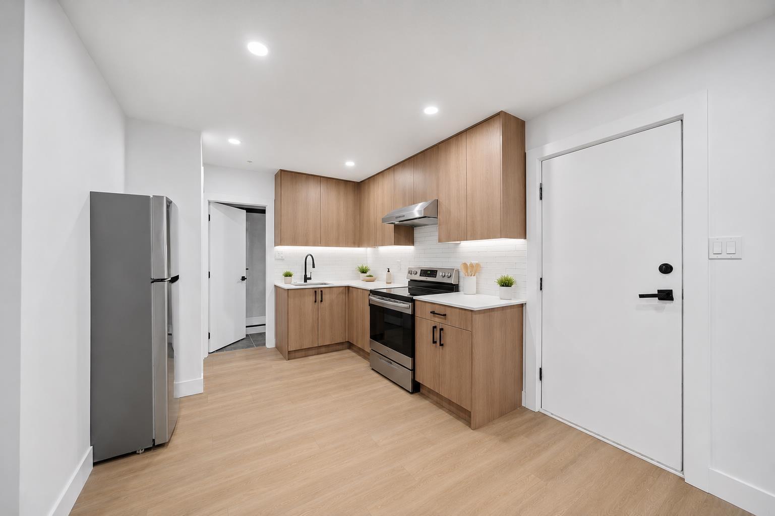 1576 161 Street Property Photo 11