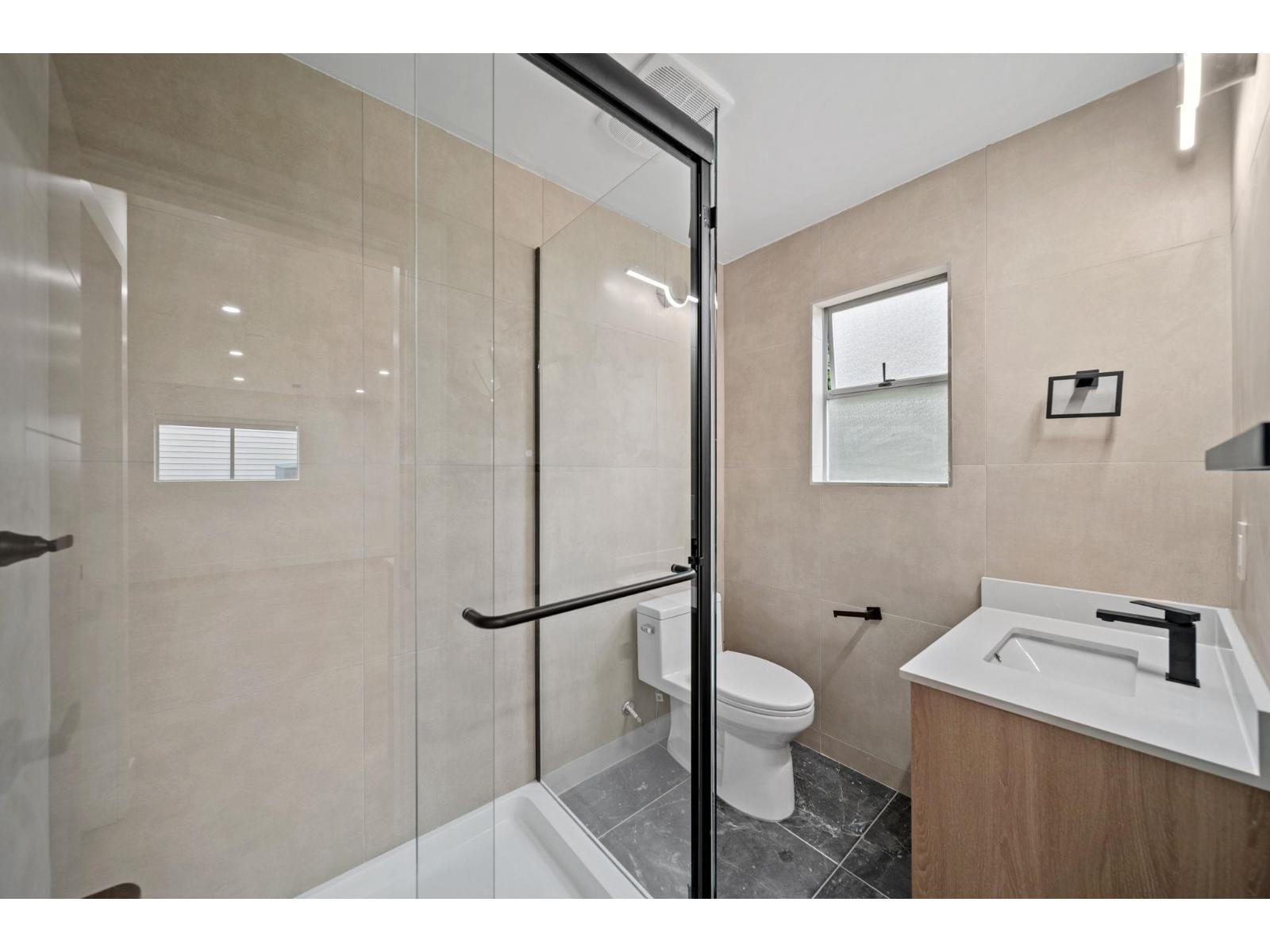 1576 161 Street Property Photo 15