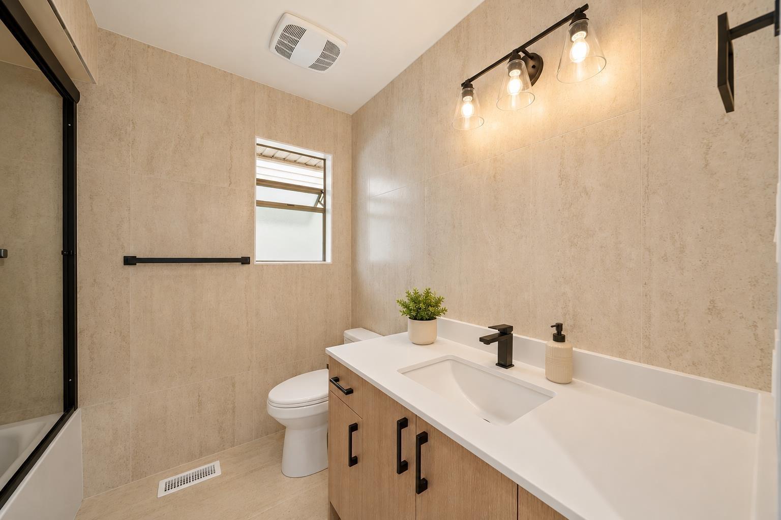 1576 161 Street Property Photo 17