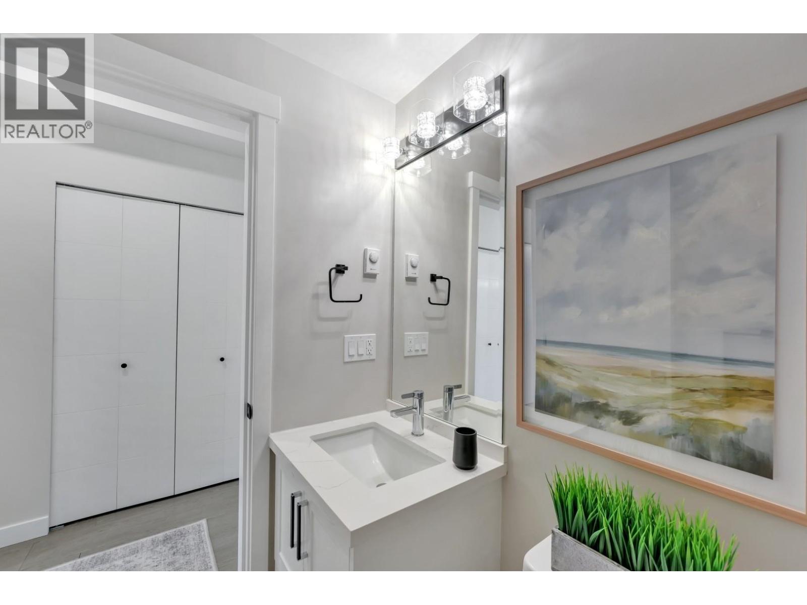 212 12143 223 Street Property Photo 5