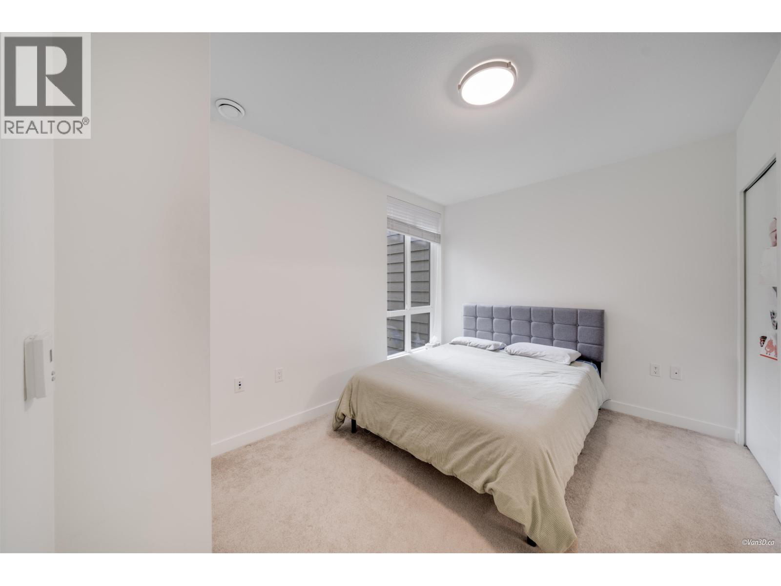 207 128 E 8th Street Property Photo 15