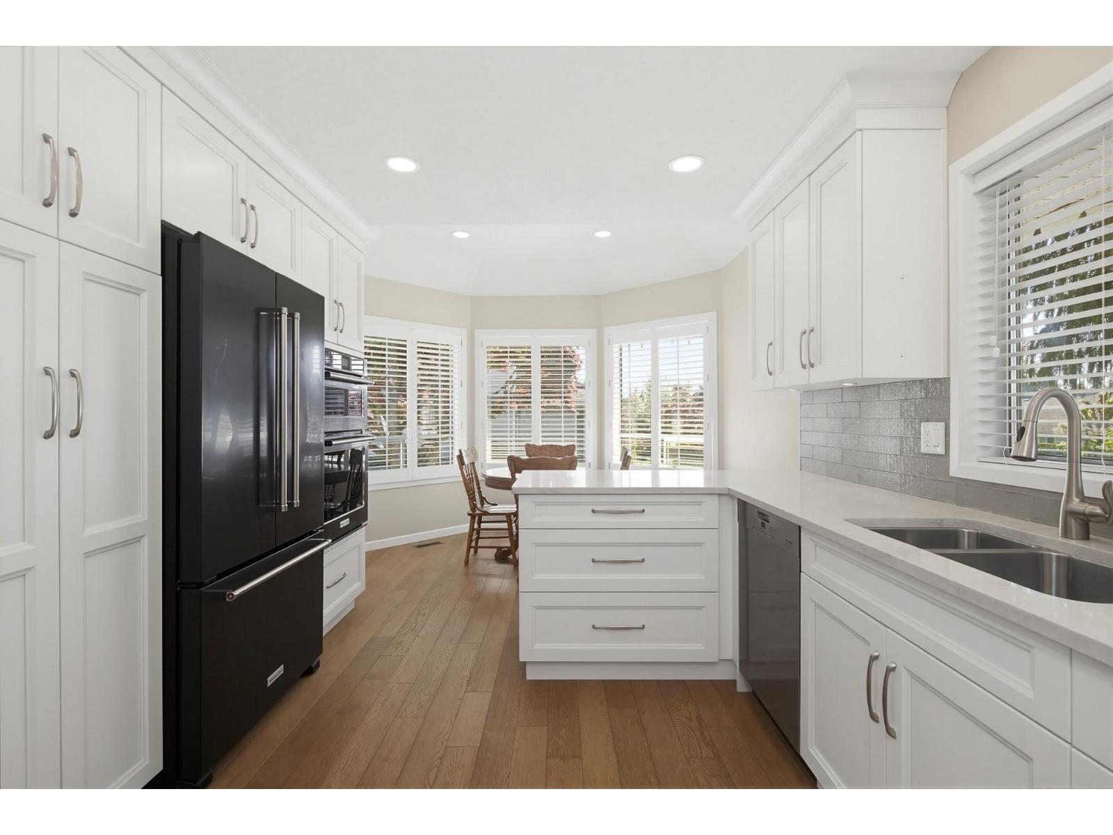 1 32615 Murray Avenue Property Photo 5