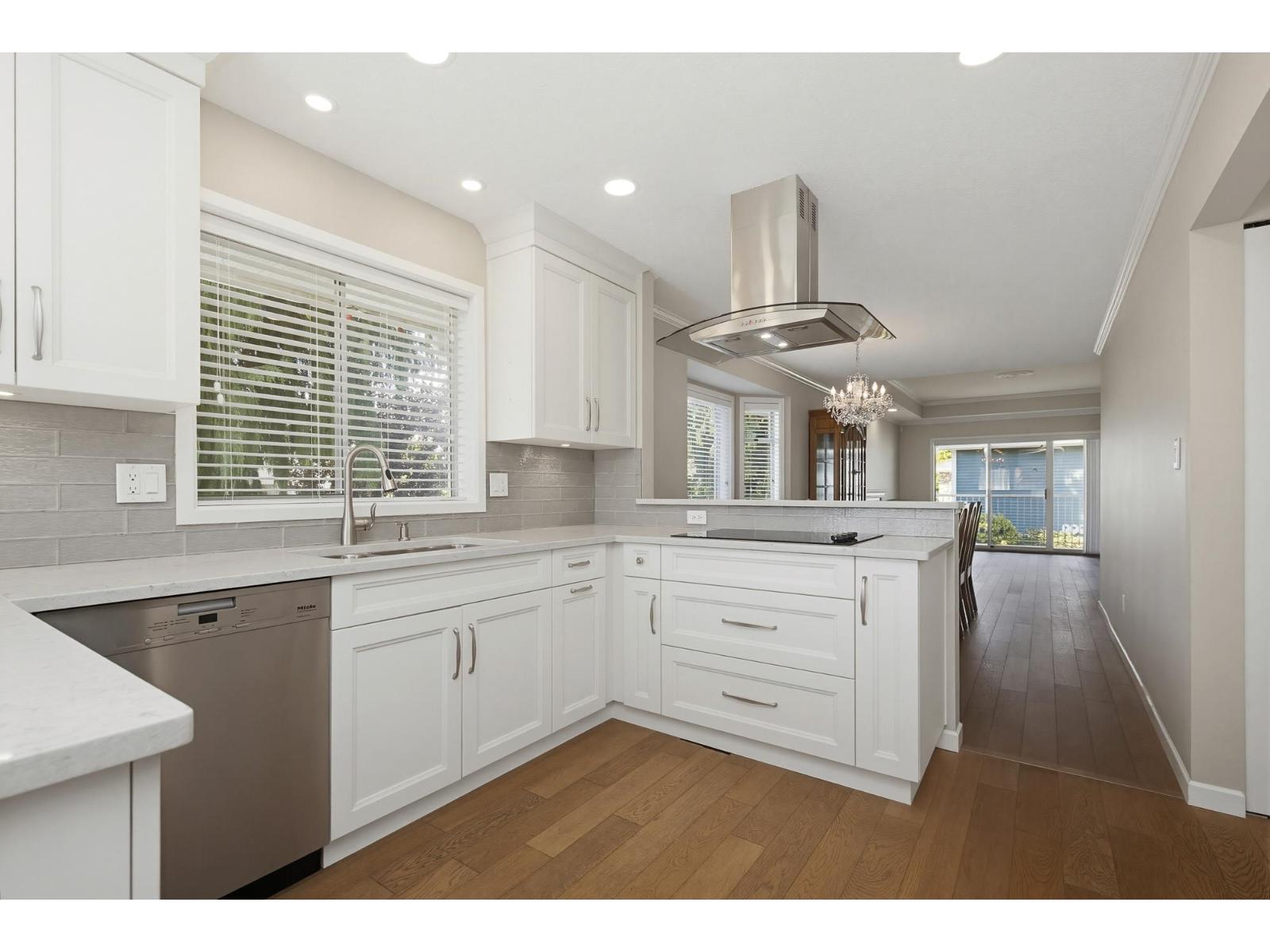 1 32615 Murray Avenue Property Photo 6