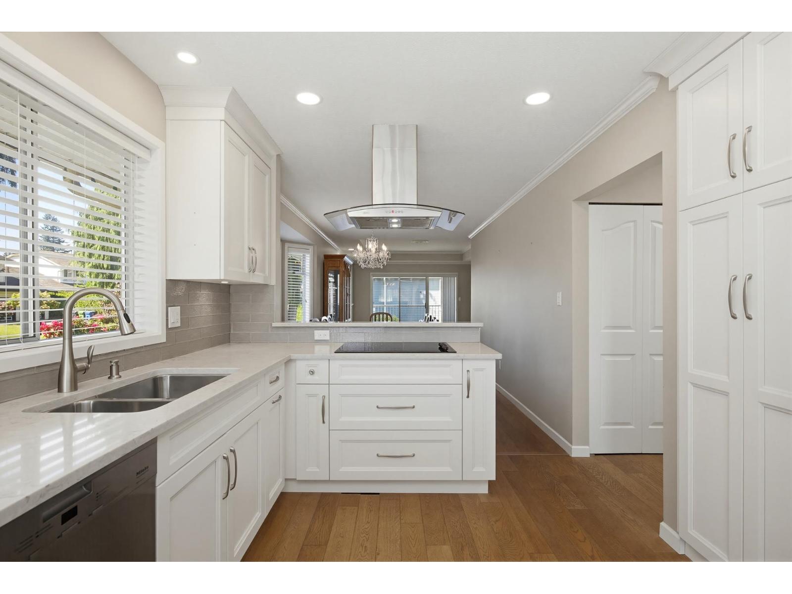 1 32615 Murray Avenue Property Photo 7