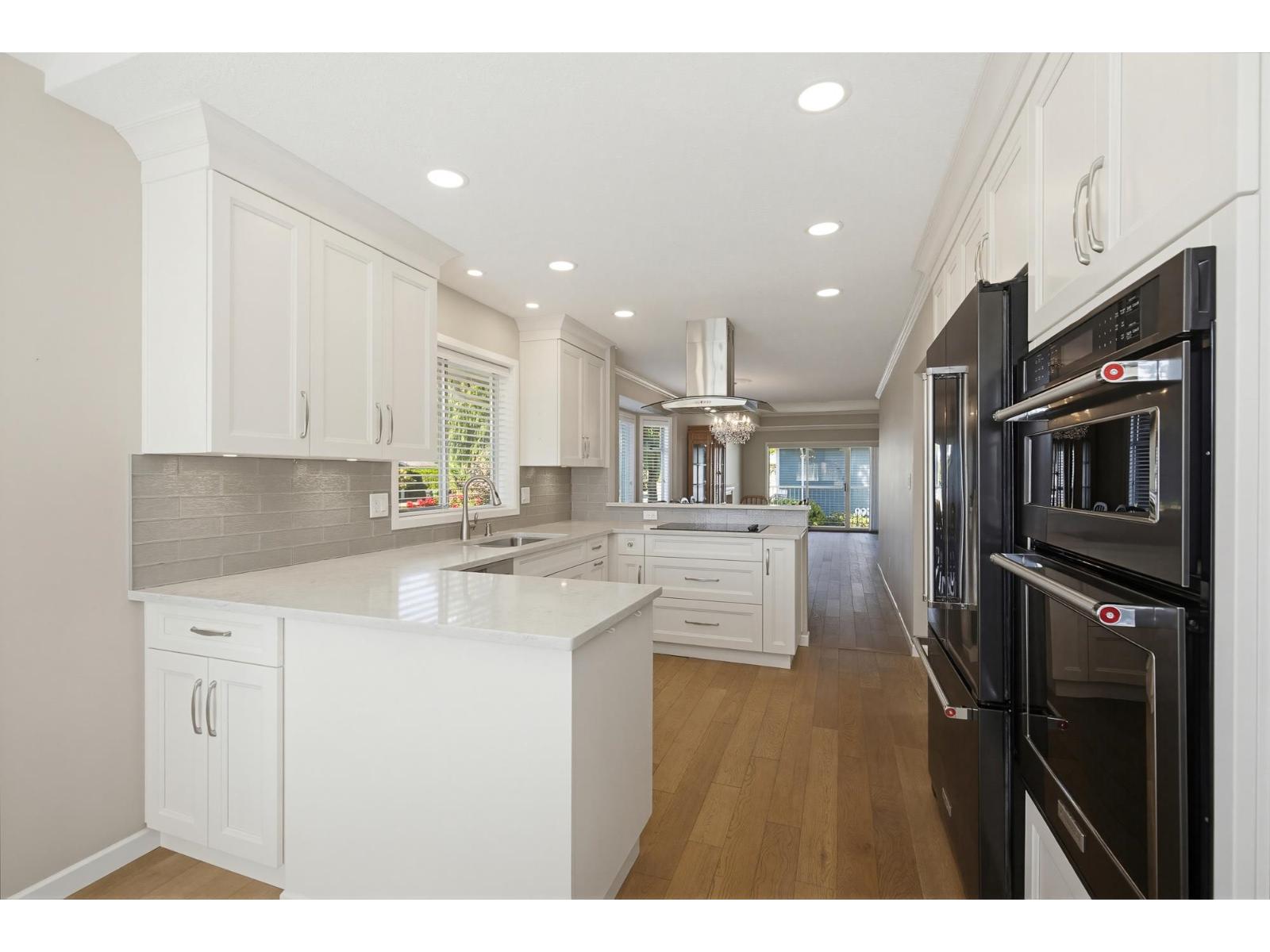 1 32615 Murray Avenue Property Photo 9