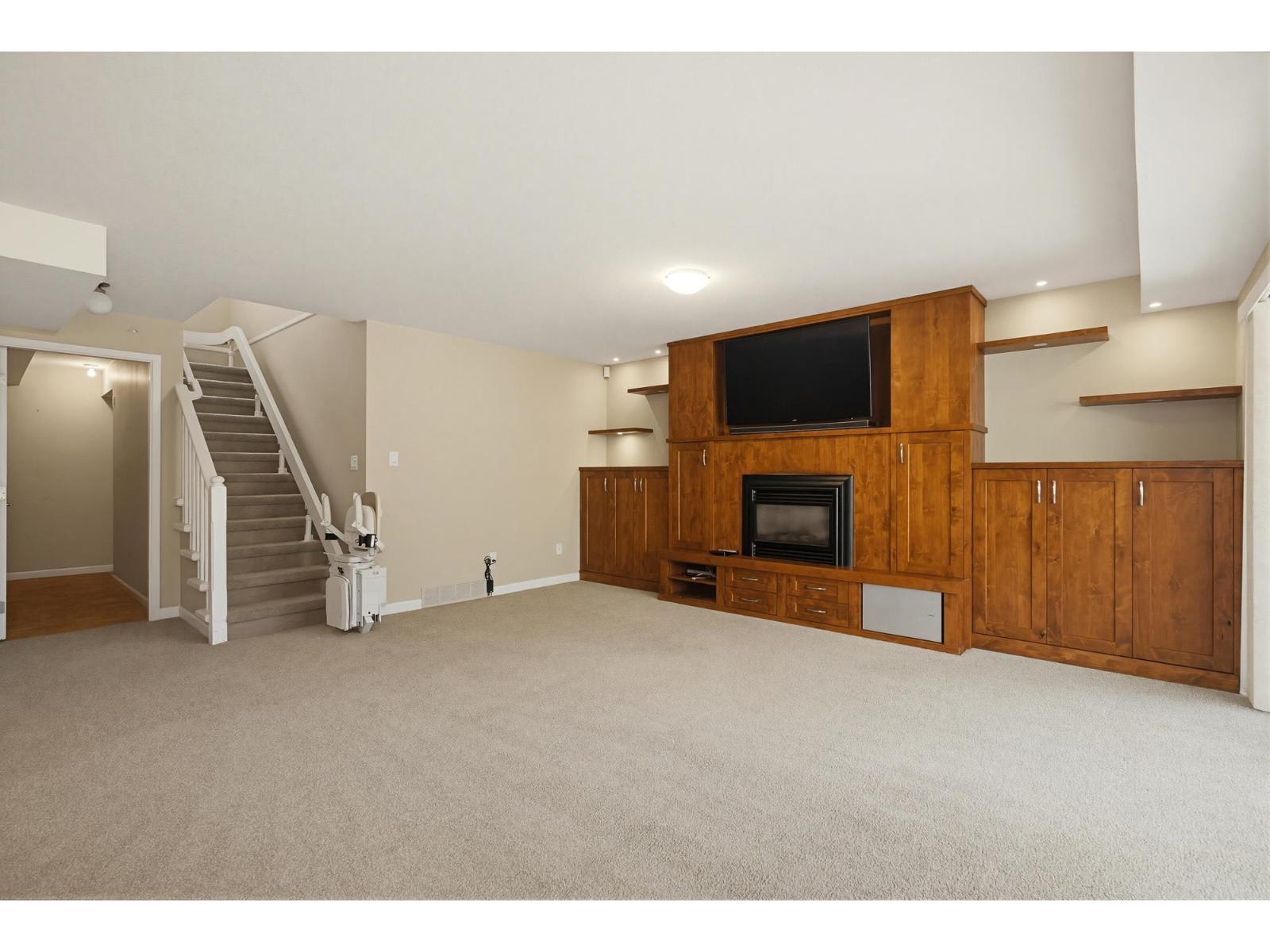 1 32615 Murray Avenue Property Photo 26