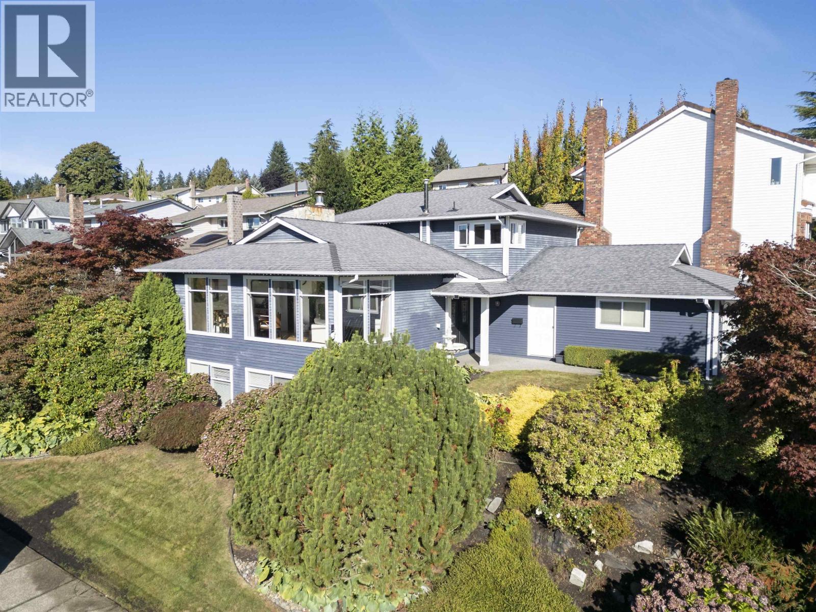 1316 HONEYSUCKLE LANE
