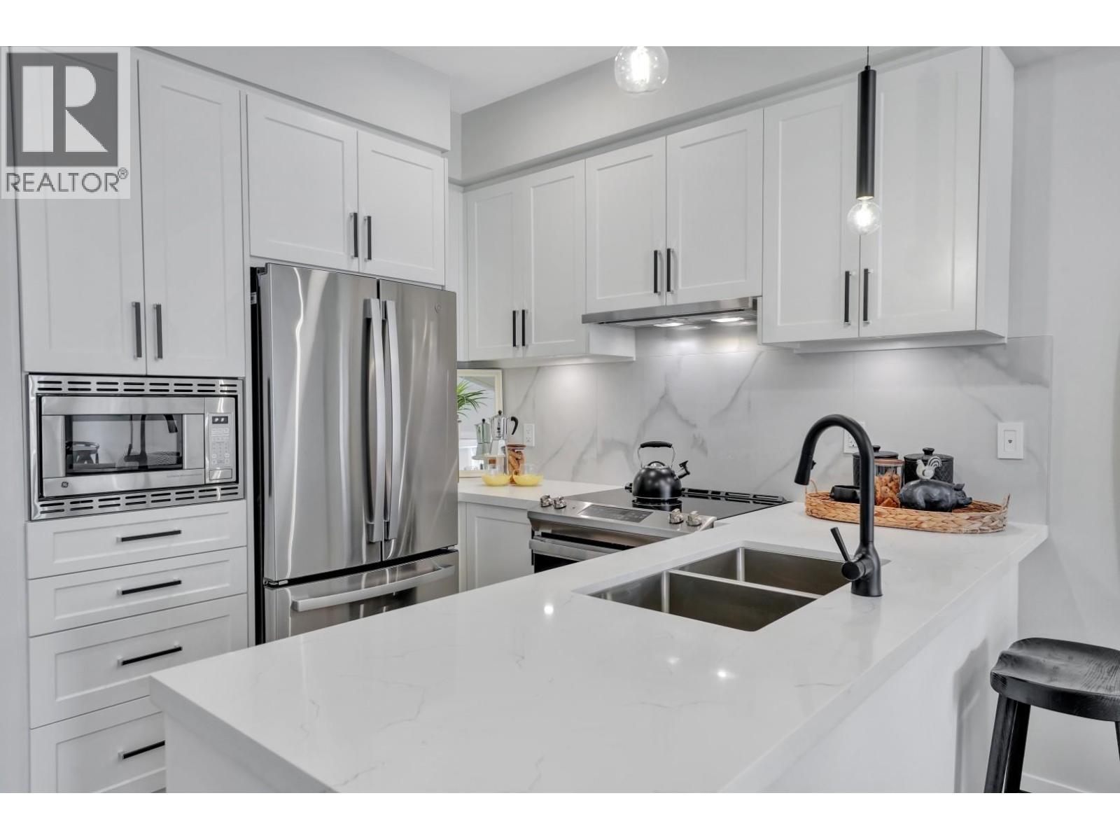 218 12143 223 Street Property Photo 8
