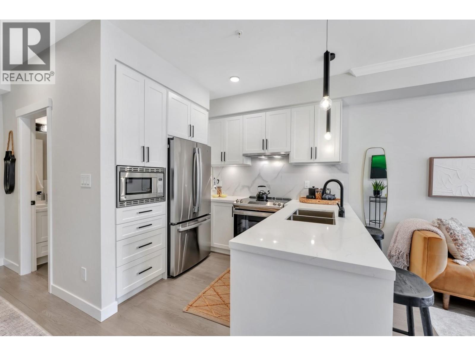218 12143 223 Street Property Photo 11