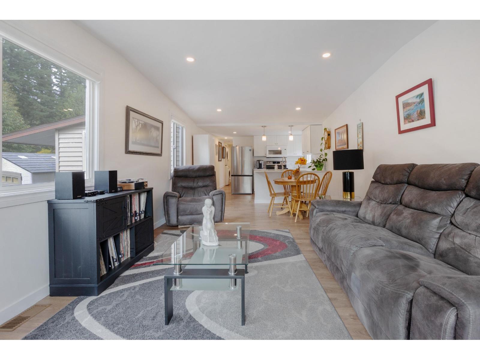 58 3031 200 Street Property Photo 14