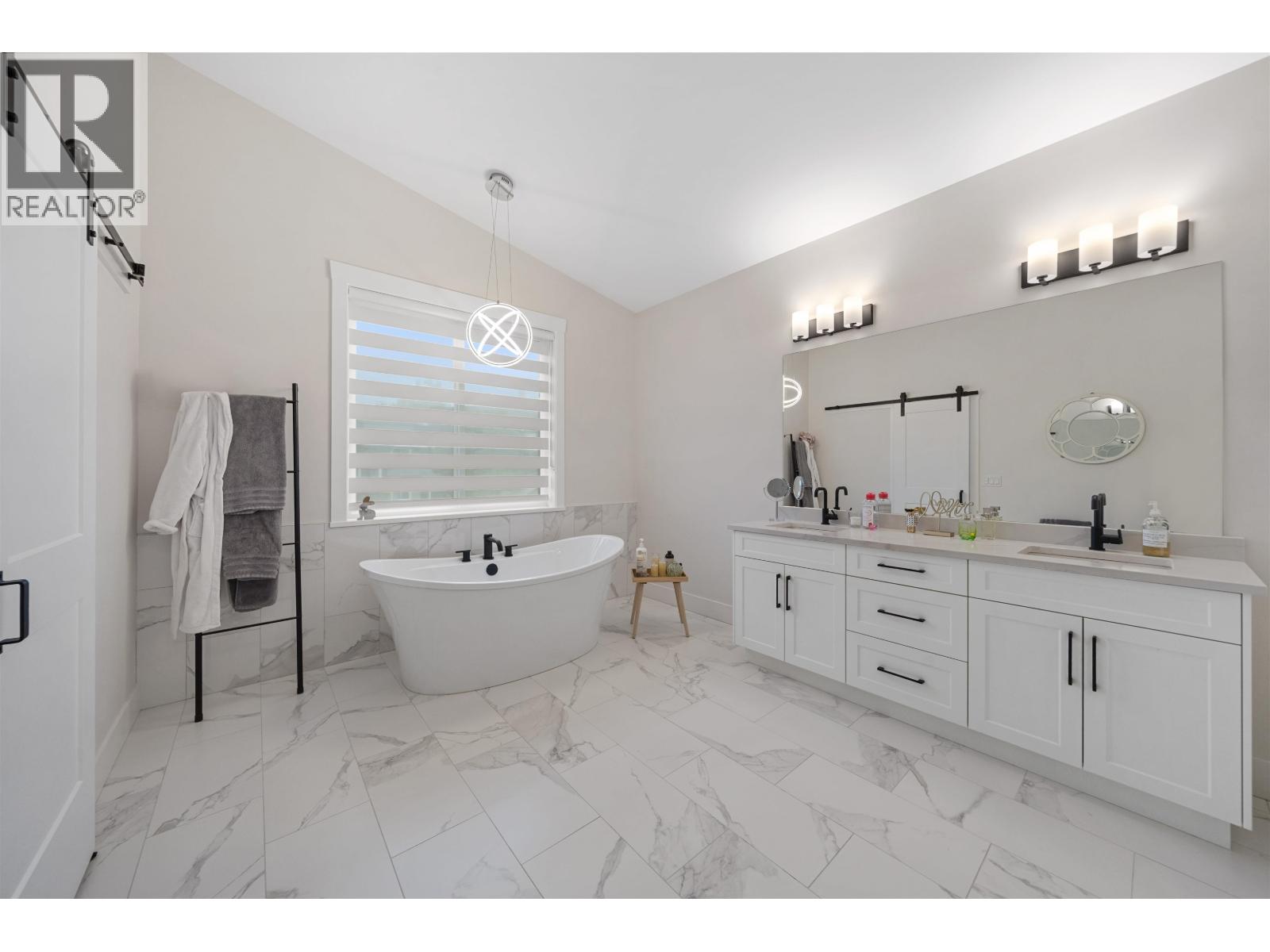 13532 Birdtail Drive Property Photo 20