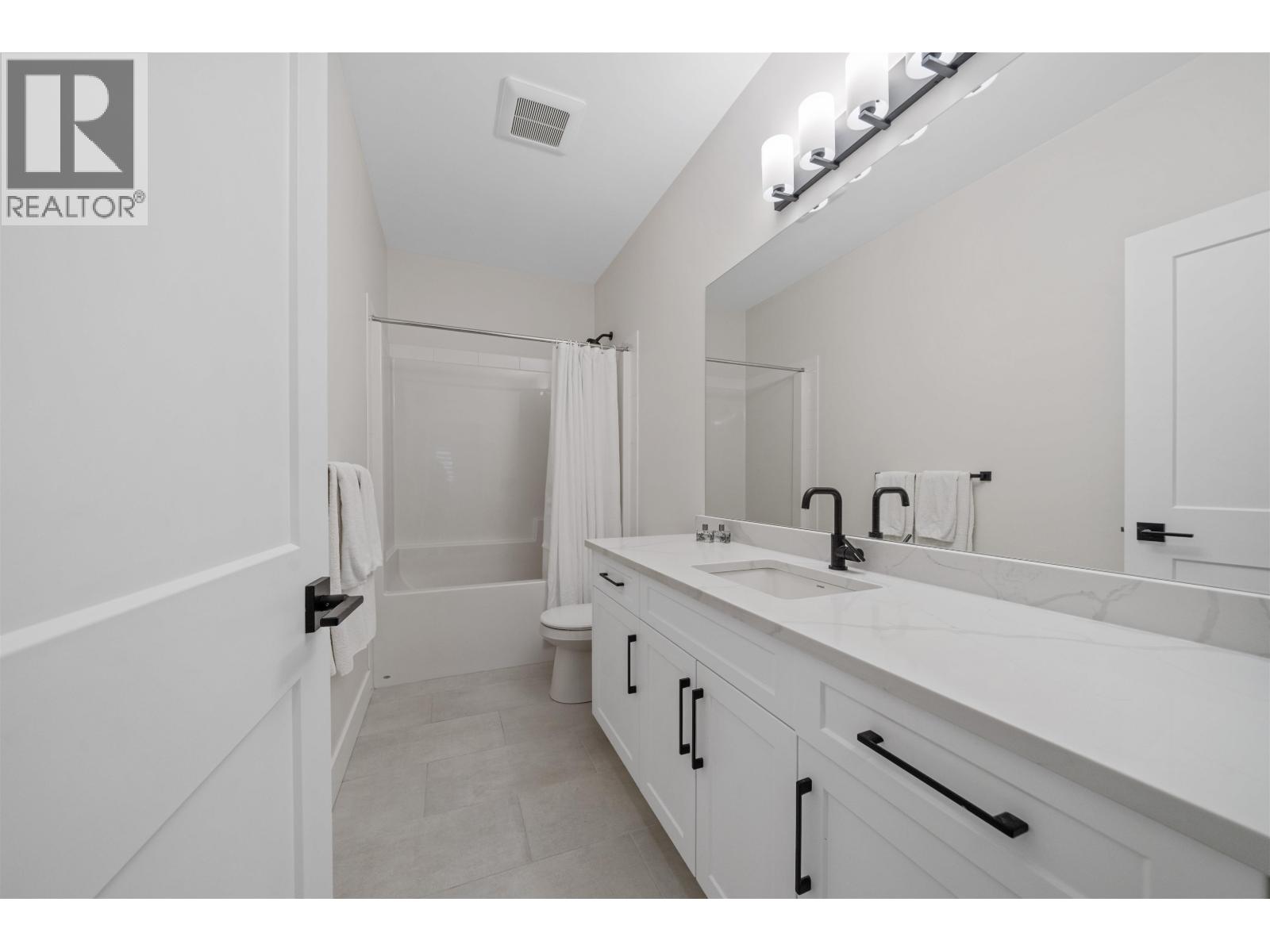 13532 Birdtail Drive Property Photo 25