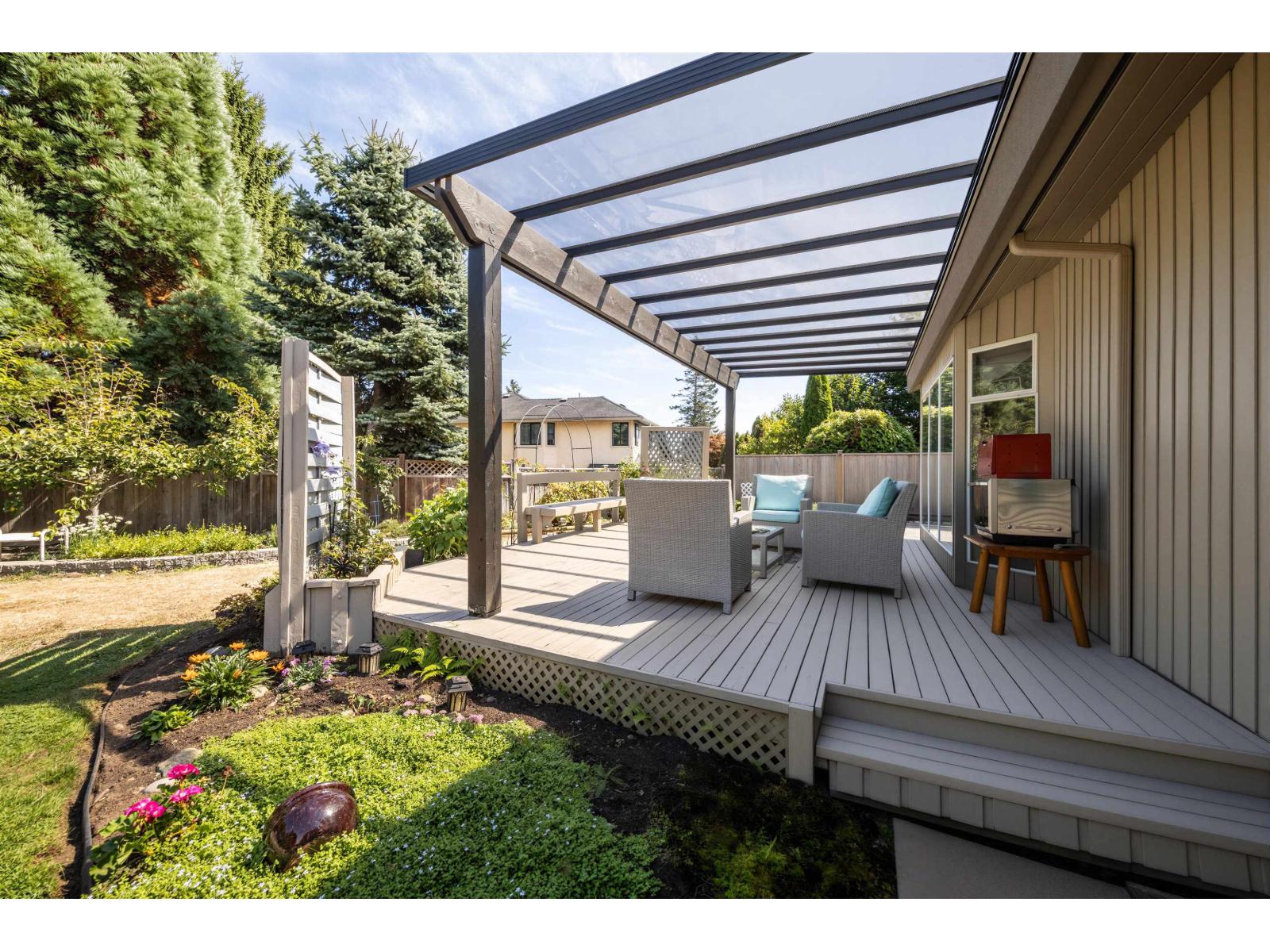 880 164a Street Property Photo 3