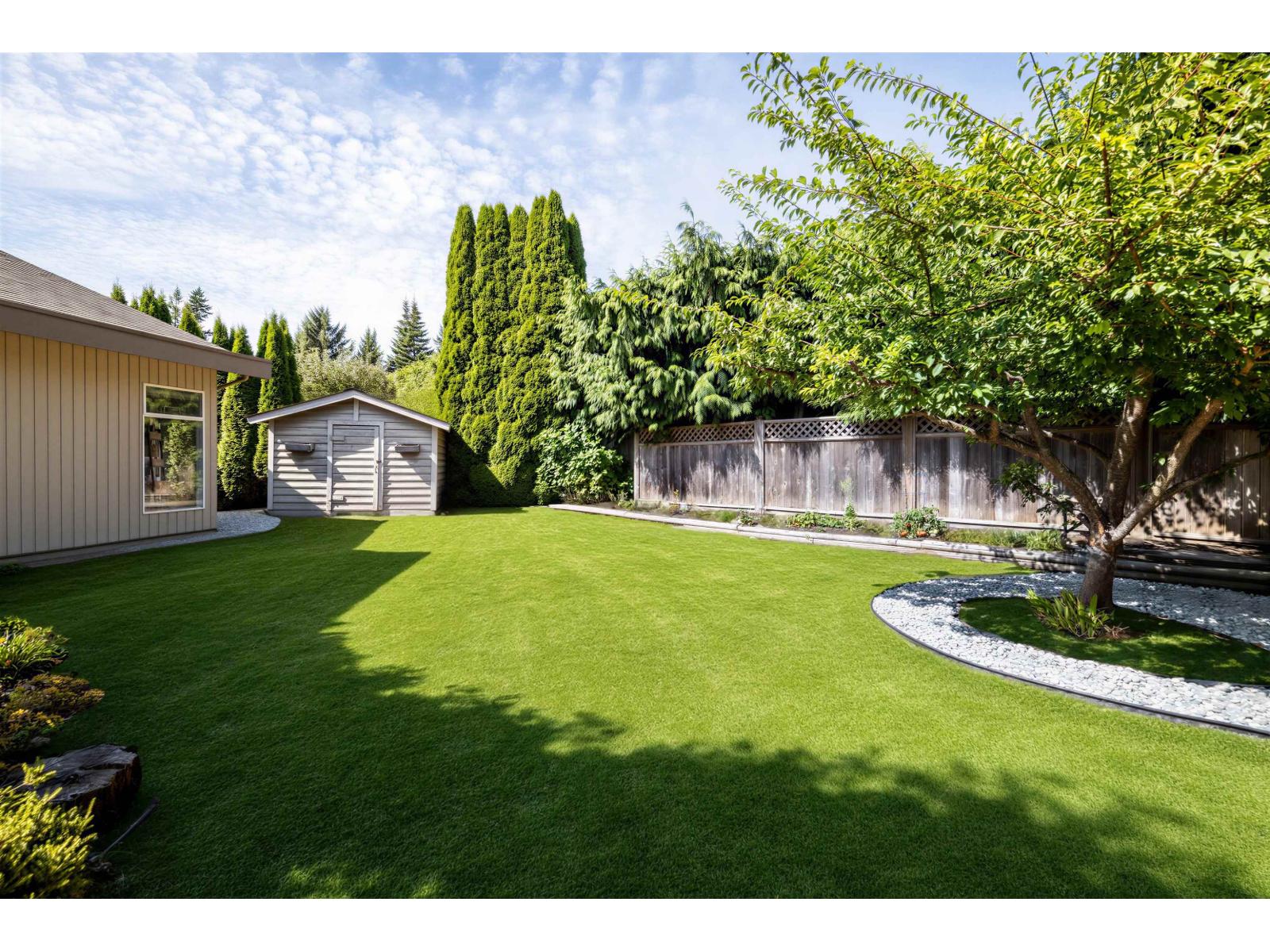 880 164a Street Property Photo 5