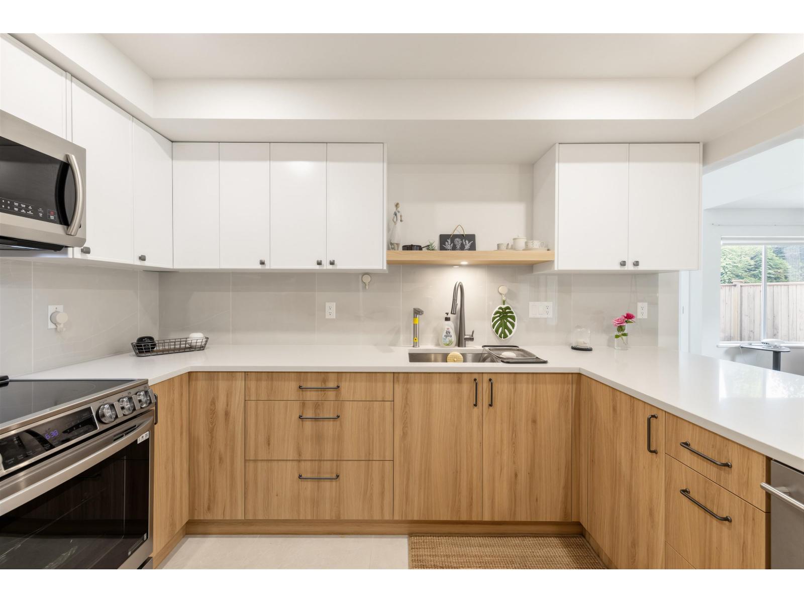 880 164a Street Property Photo 16