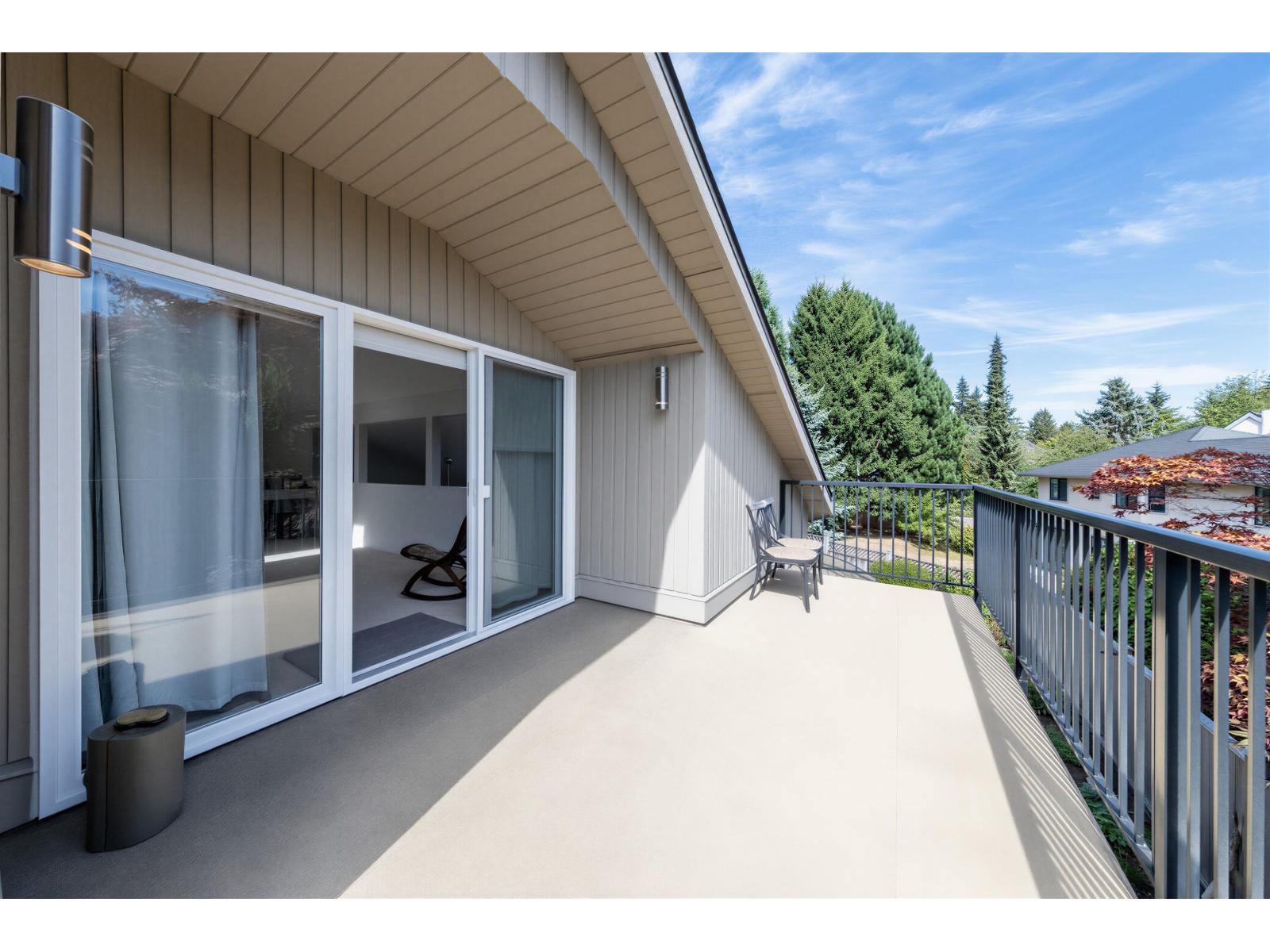 880 164a Street Property Photo 27