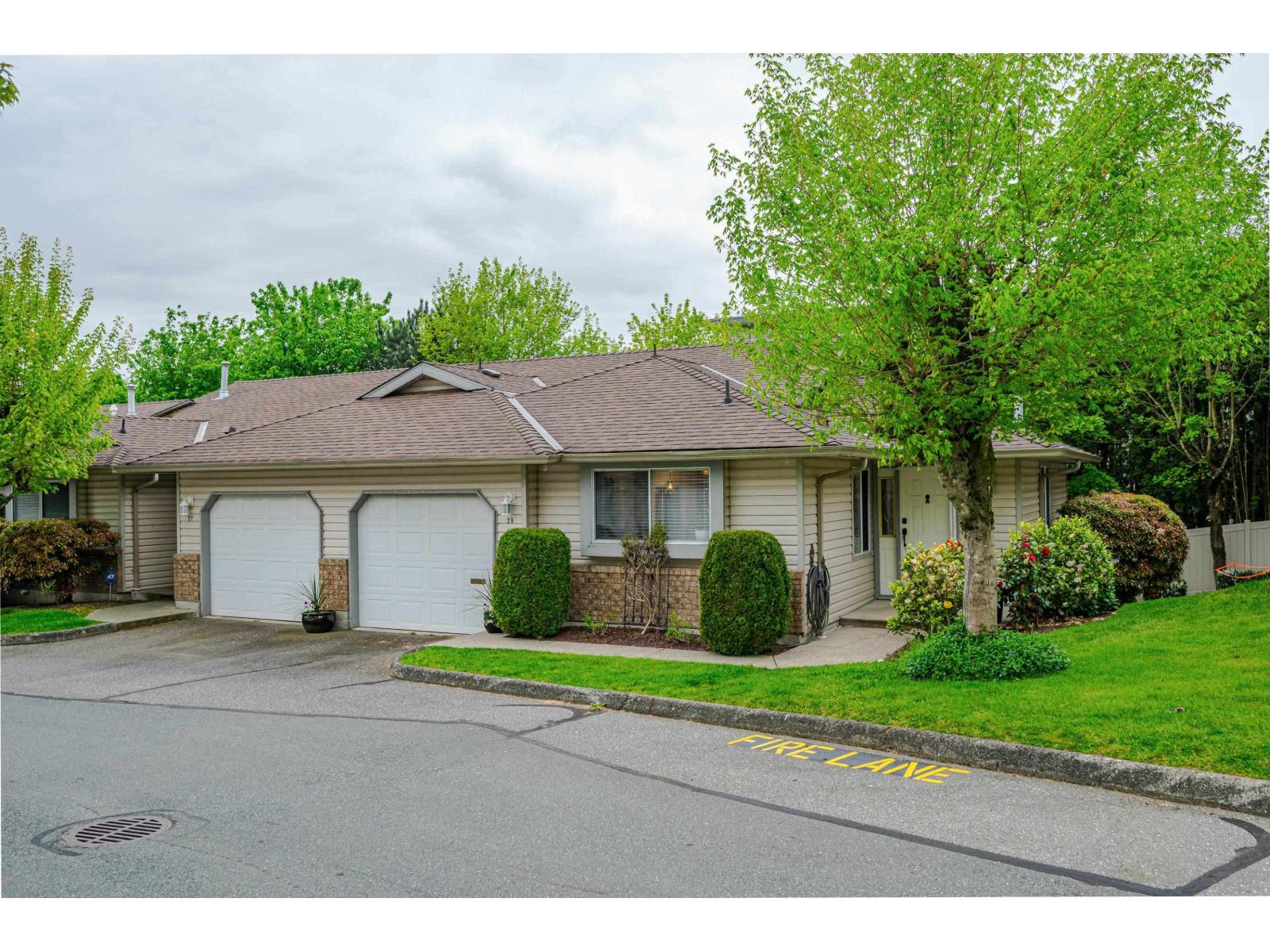 28 2023 Winfield Drive Photo de la propriété 1