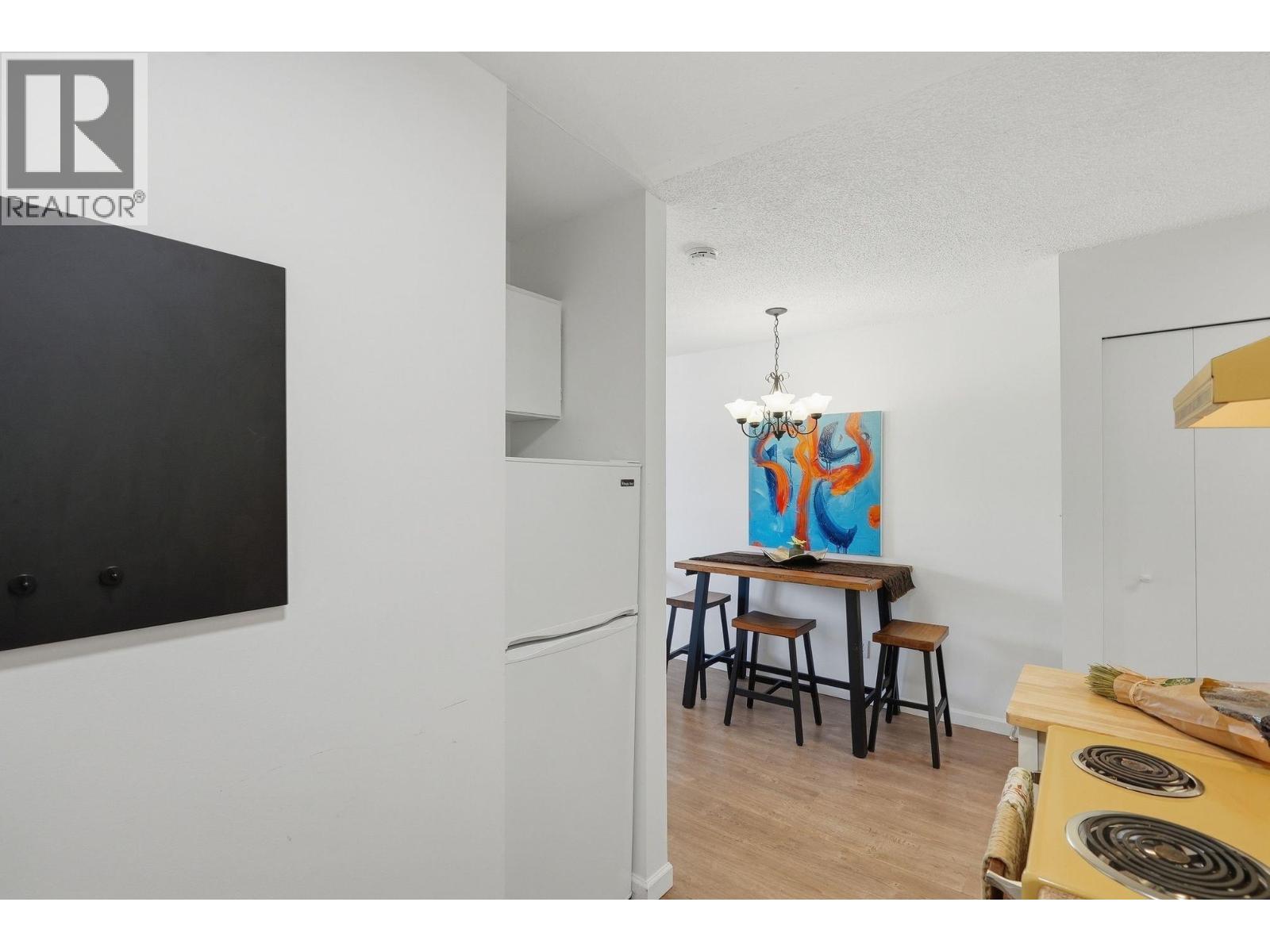 104 3465 Glen Drive Property Photo 14