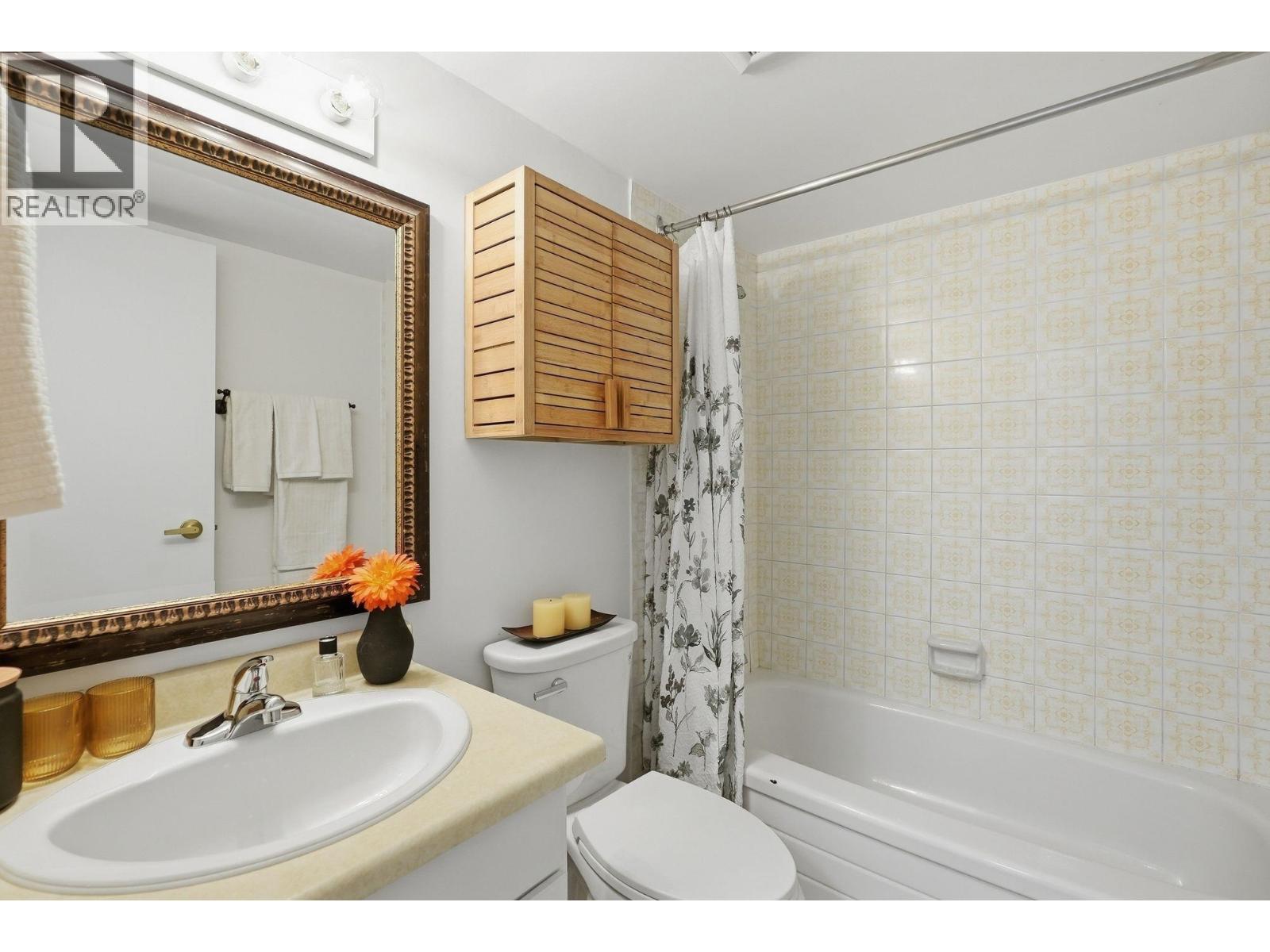 104 3465 Glen Drive Property Photo 17