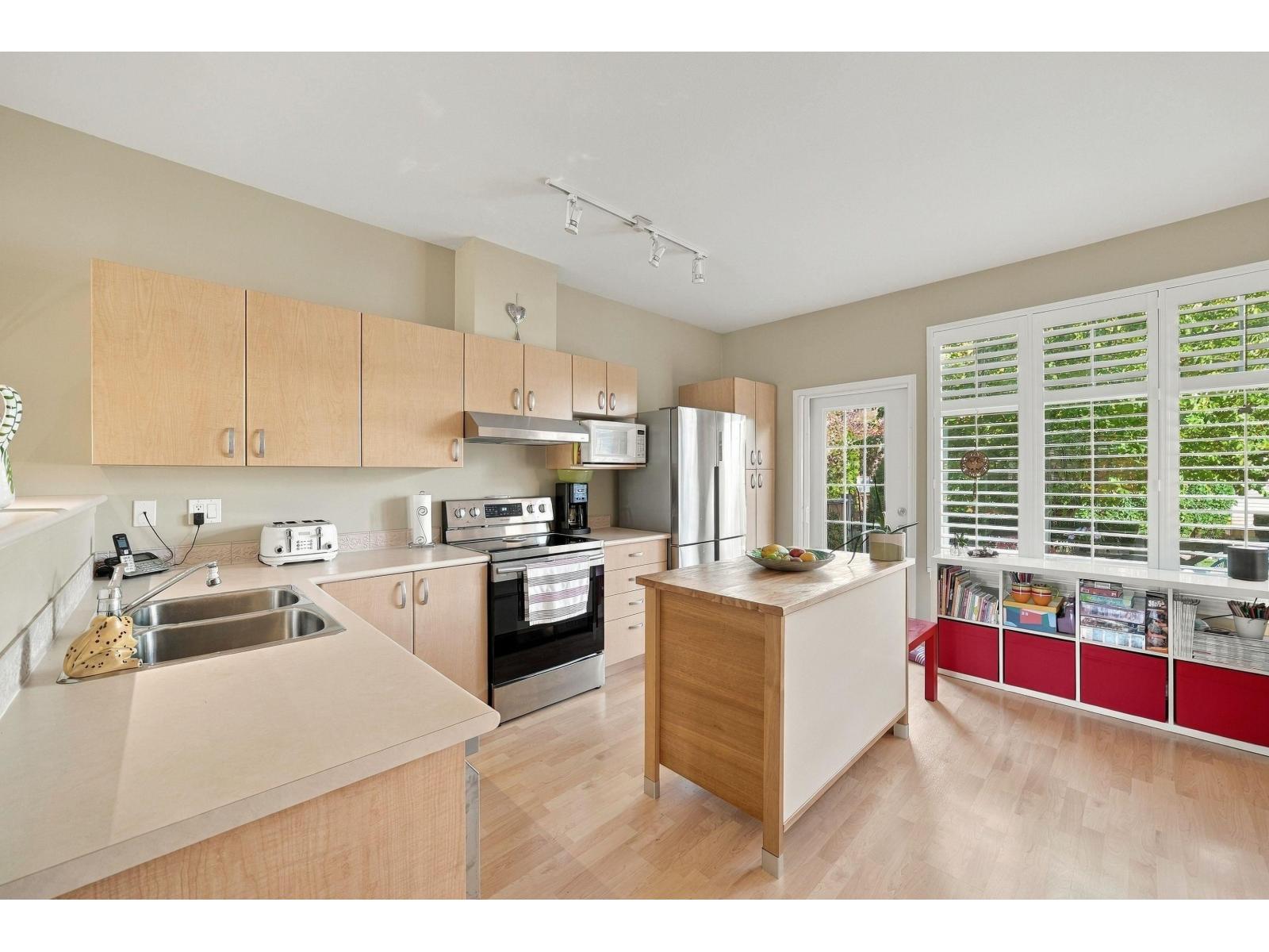 49 18828 69 Avenue Property Photo 6