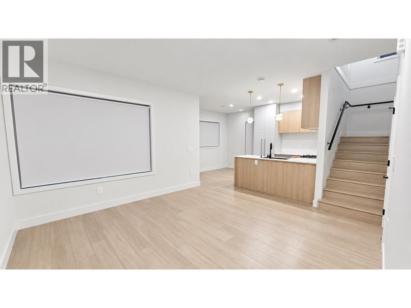 3 8300 NO 3 ROAD