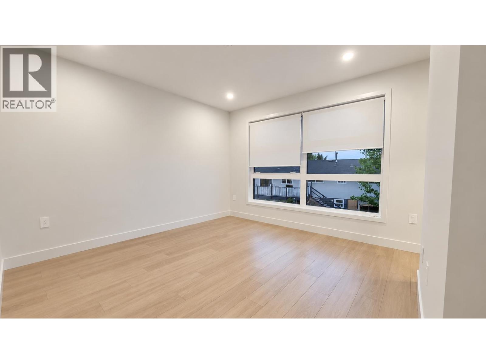 3 8300 No 3 Road Property Photo 4