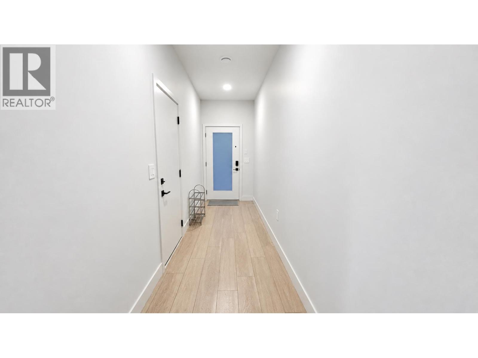 3 8300 No 3 Road Property Photo 6