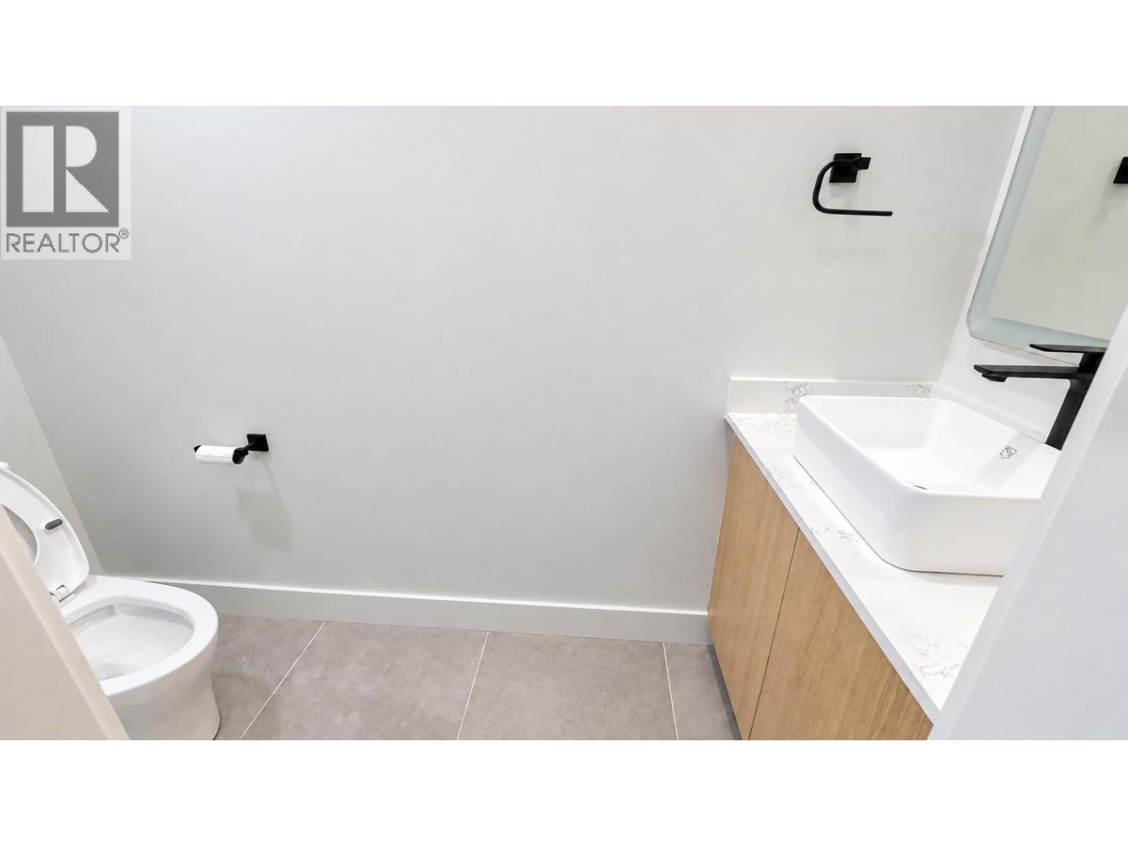 3 8300 No 3 Road Property Photo 7