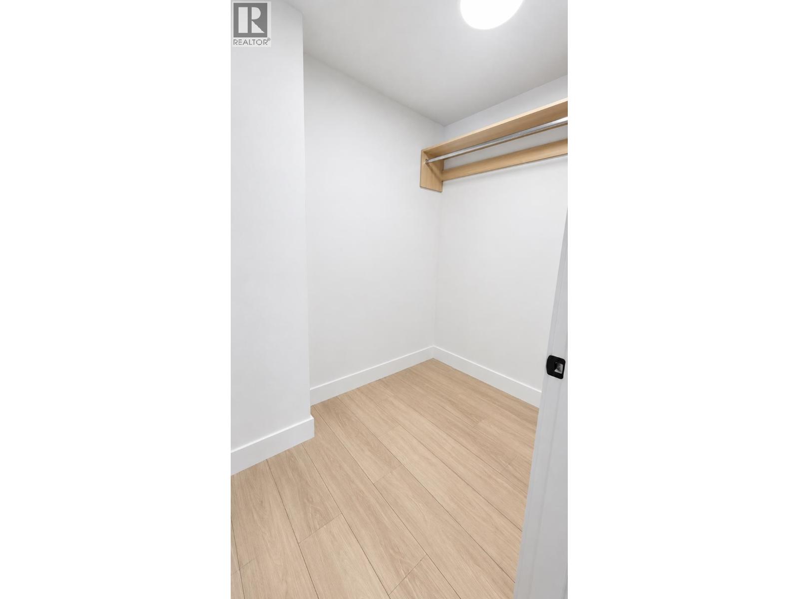 3 8300 No 3 Road Property Photo 9