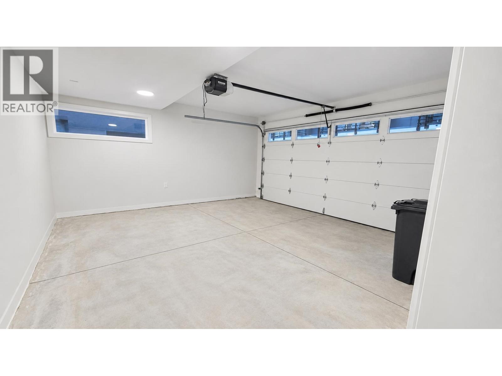 3 8300 No 3 Road Property Photo 11