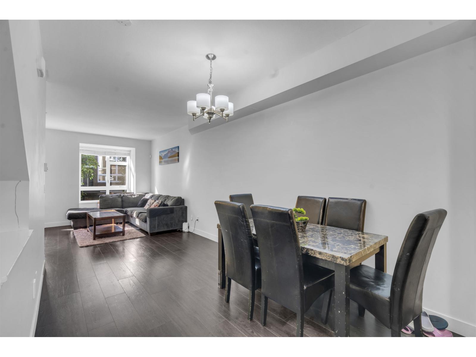 81 5888 144 Street Property Photo 10