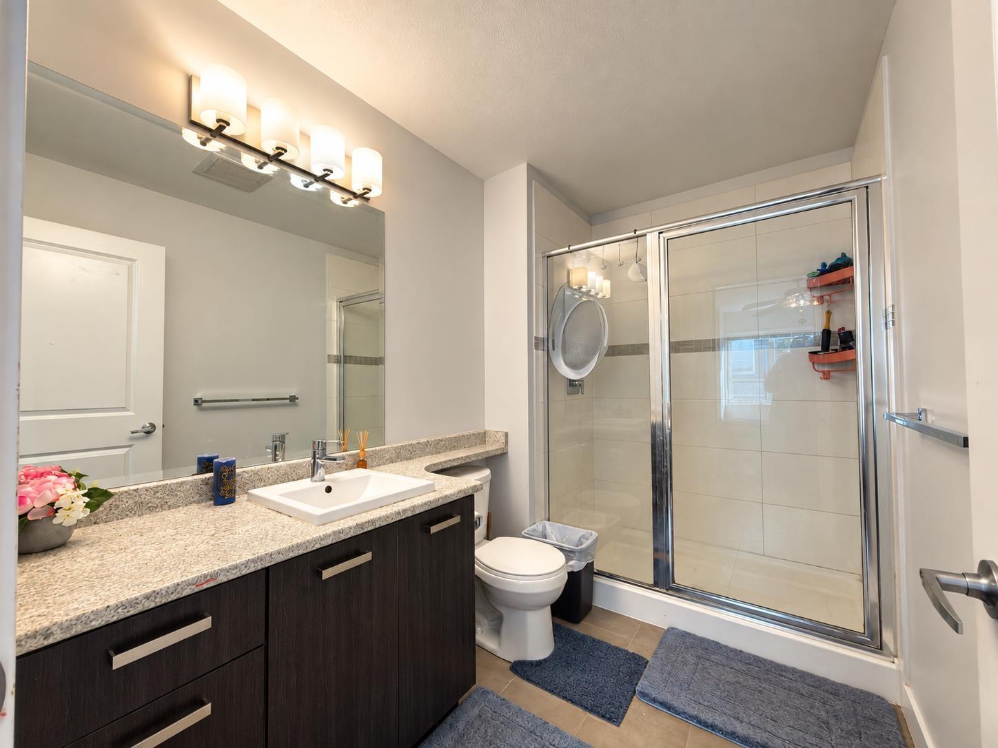 81 5888 144 Street Property Photo 25