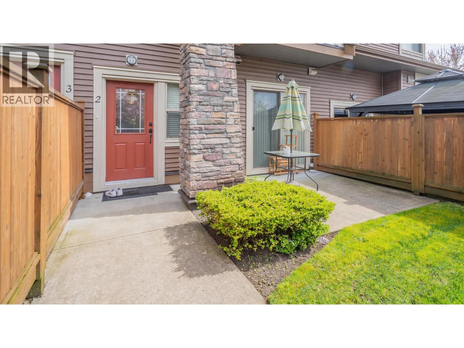 2 10480 248 Street Property Photo 2