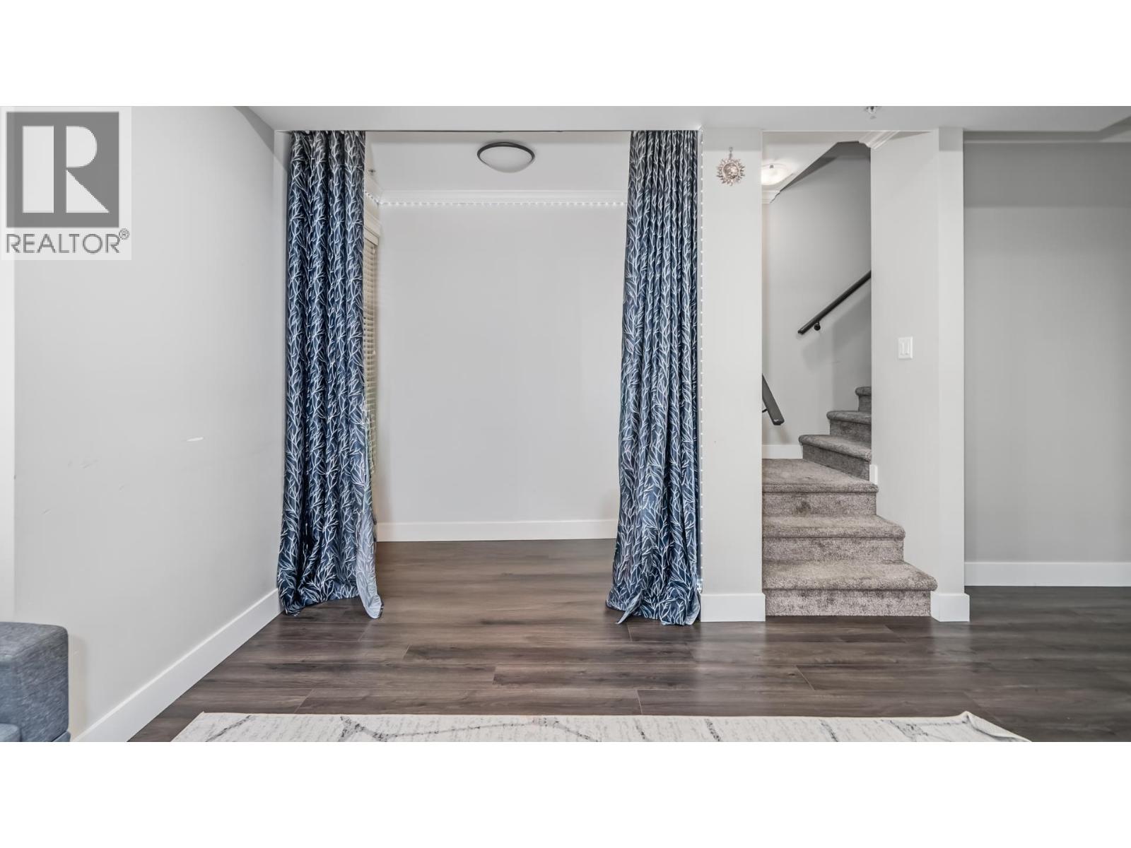 2 10480 248 Street Property Photo 6
