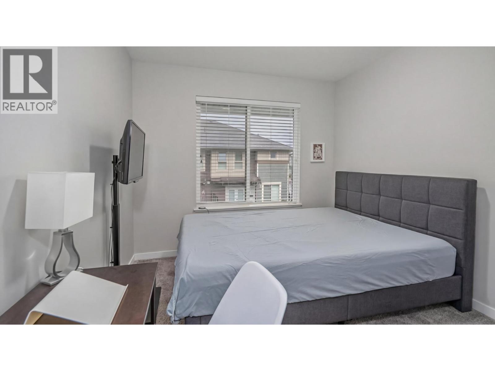 2 10480 248 Street Property Photo 14
