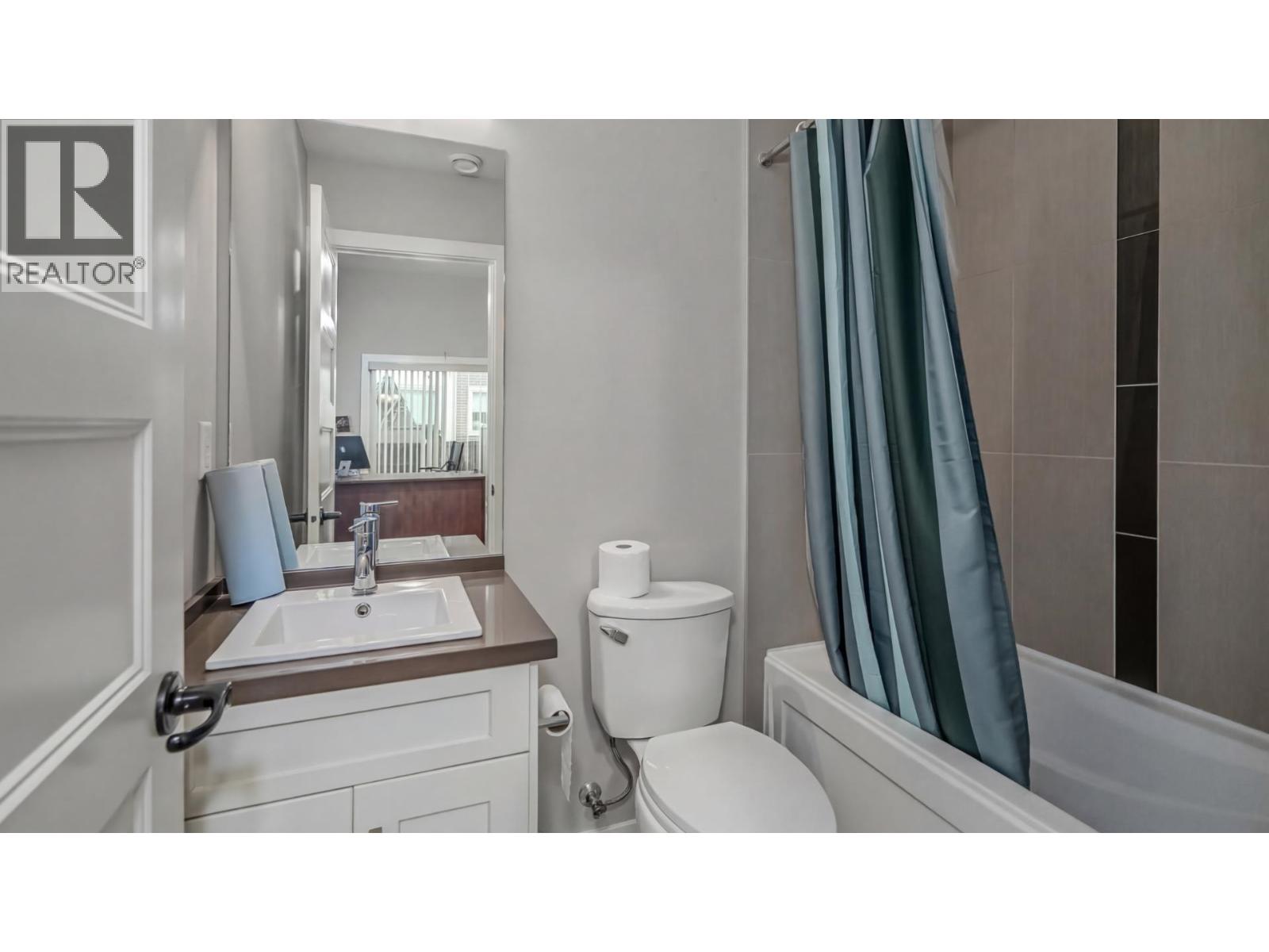 2 10480 248 Street Property Photo 17