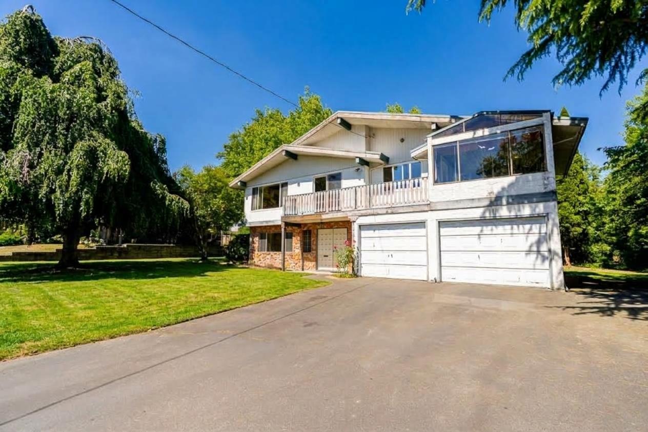 5462 Bakerview Drive Property Photo 1