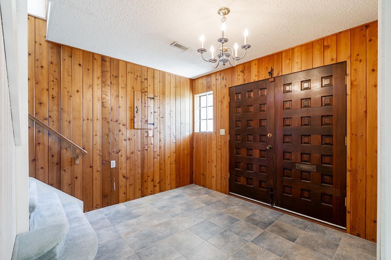 5462 Bakerview Drive Property Photo 3
