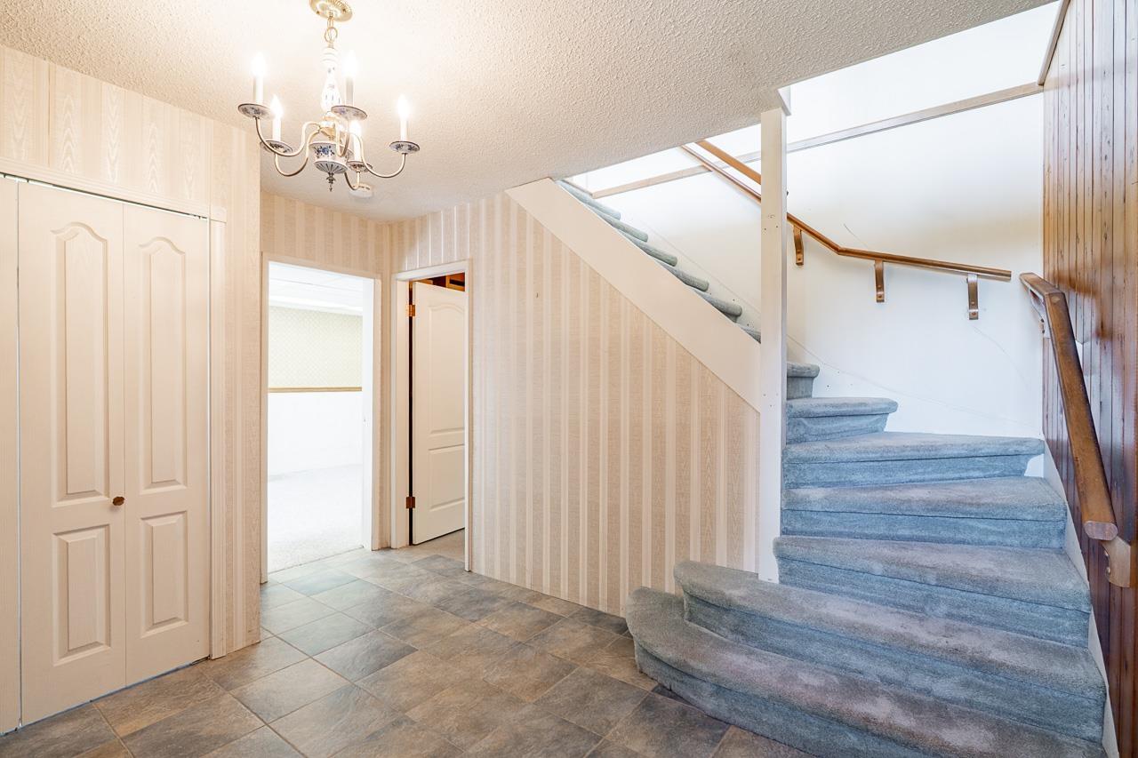 5462 Bakerview Drive Property Photo 4