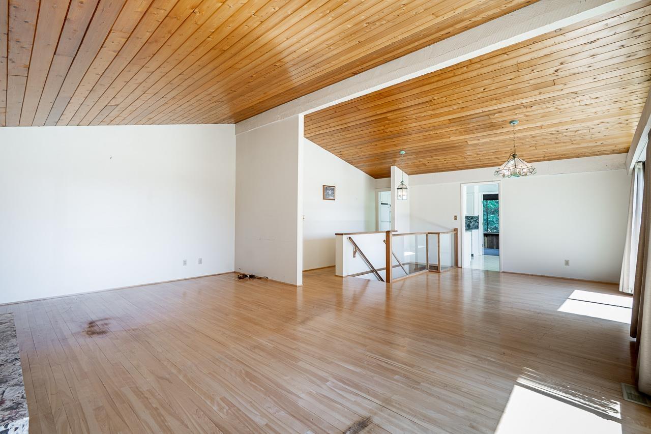 5462 Bakerview Drive Property Photo 6