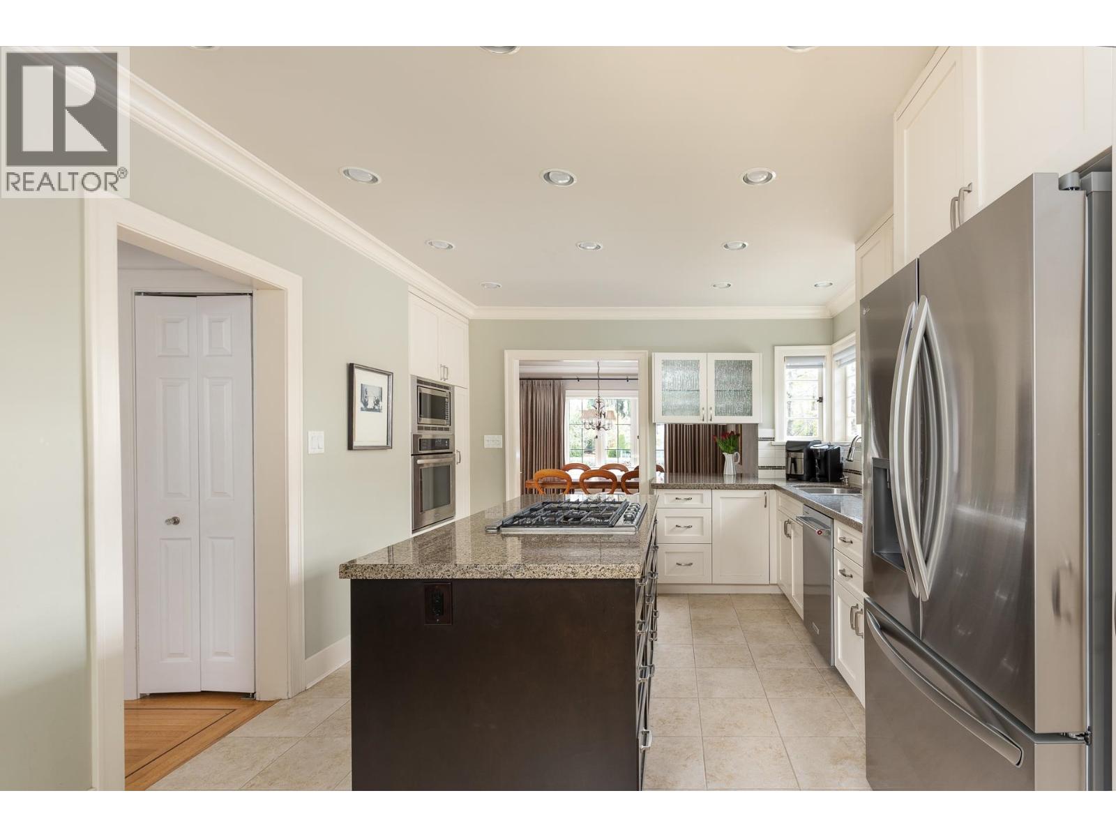 438 Fourth Street Property Photo 10