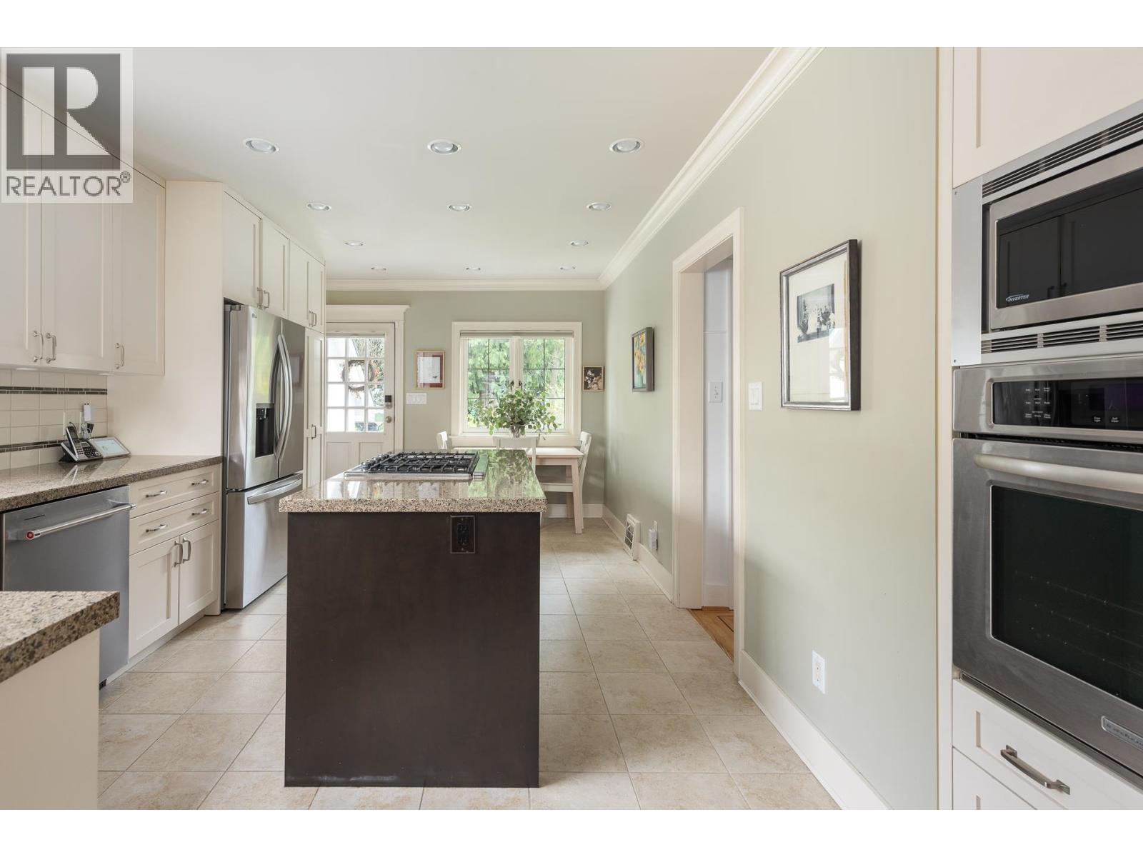 438 Fourth Street Property Photo 11