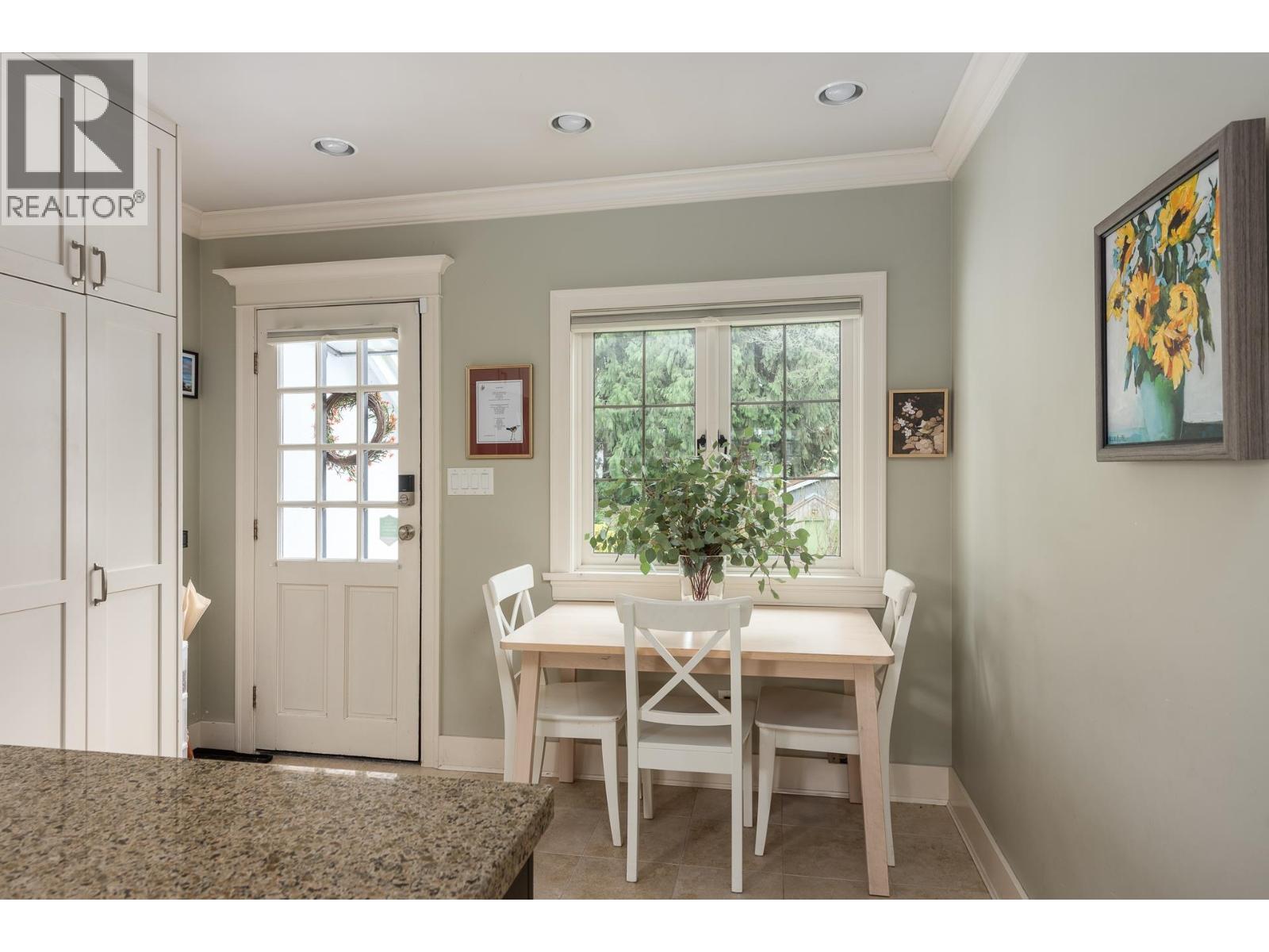 438 Fourth Street Property Photo 12