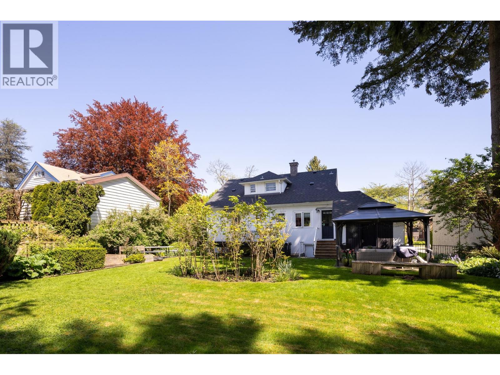 438 Fourth Street Property Photo 13