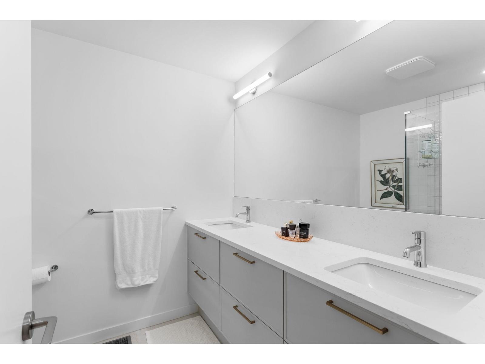 30 9122 King Street Property Photo 23