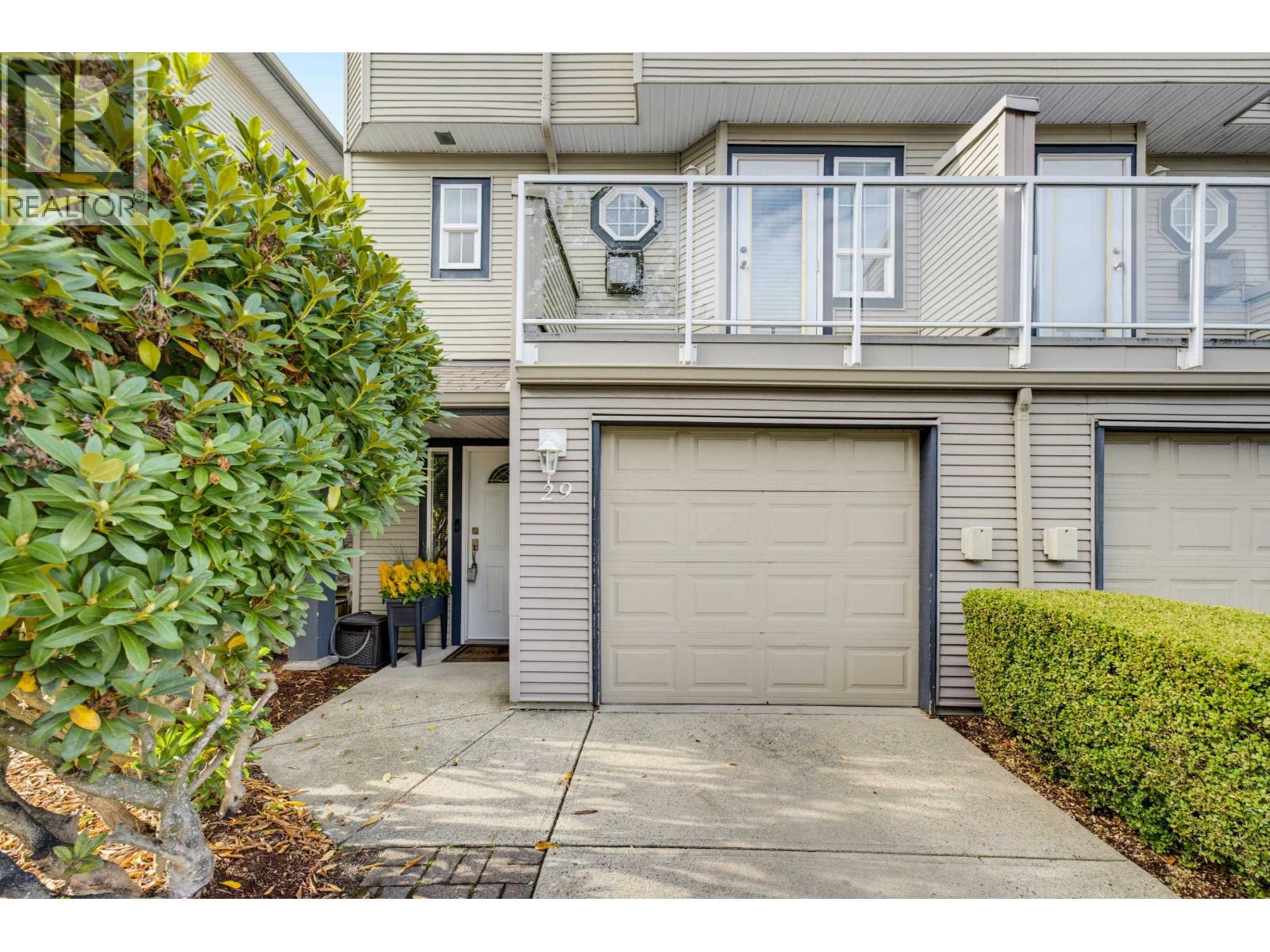 29 11229 232 Street Property Photo 2