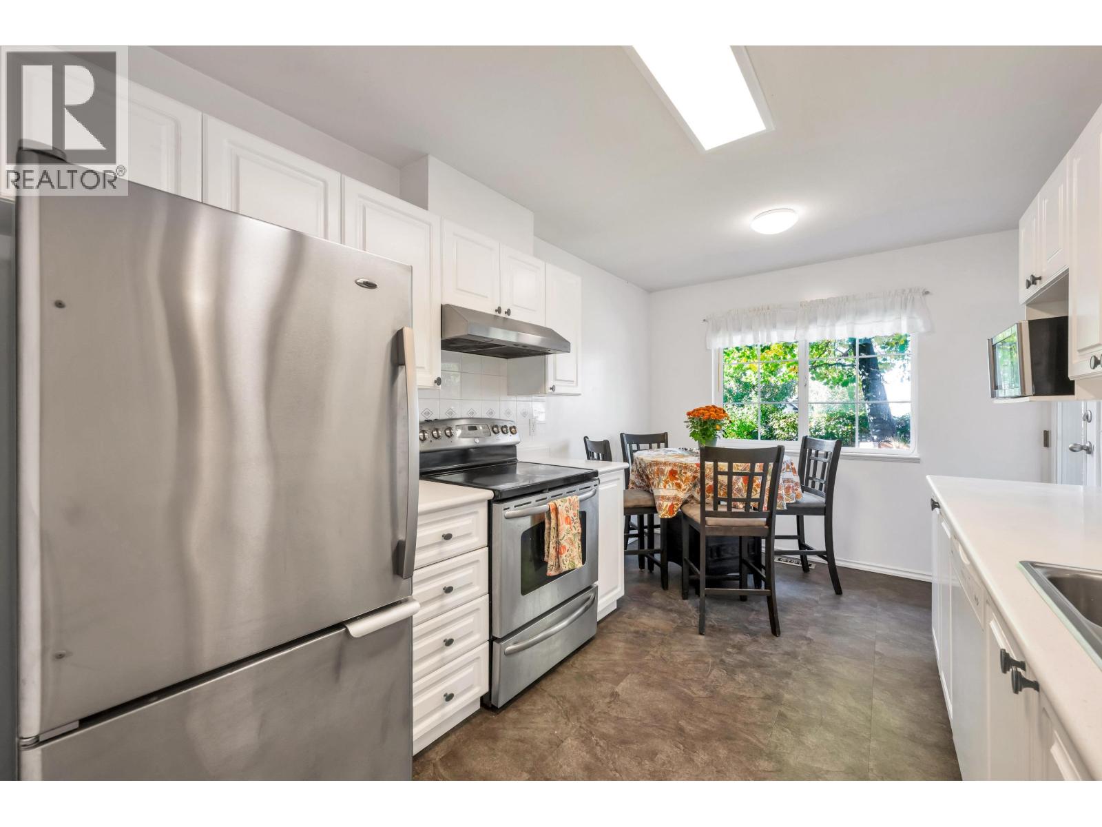 29 11229 232 Street Property Photo 7