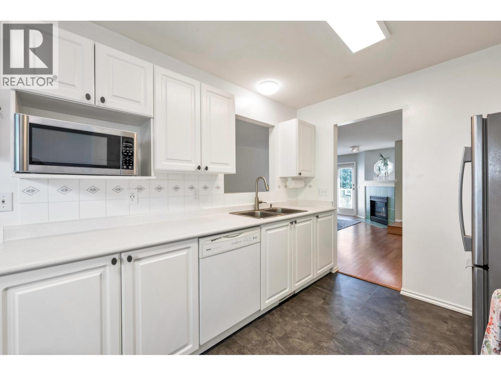 29 11229 232 Street Property Photo 10