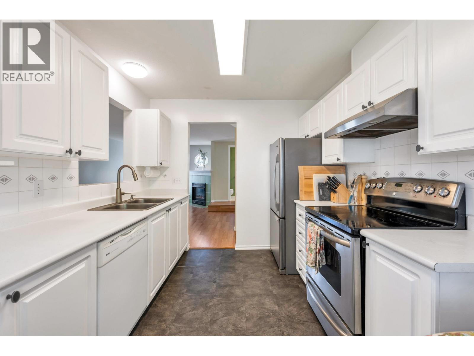 29 11229 232 Street Property Photo 11